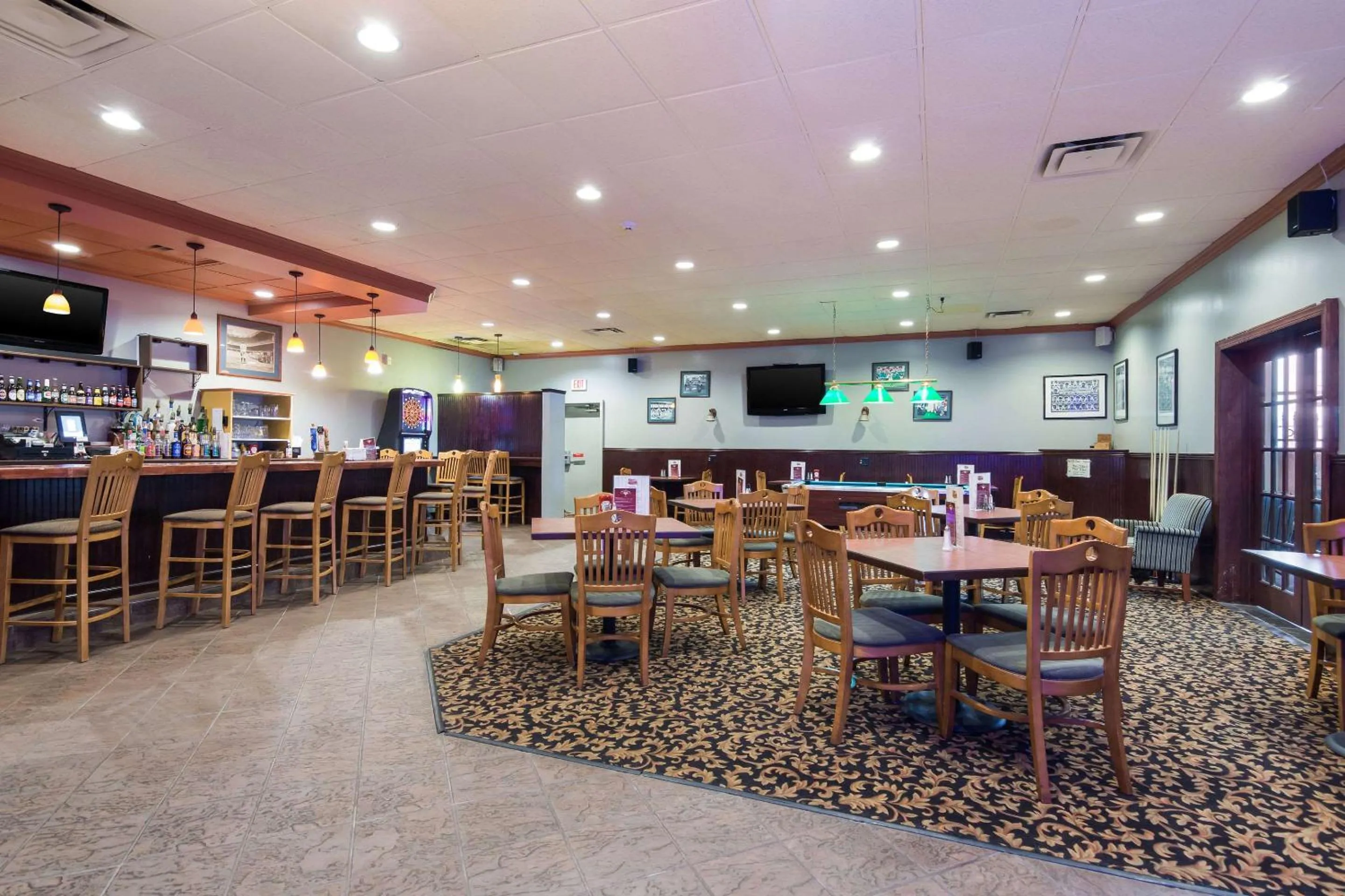 Restaurant/places to eat in Quality Inn Oneonta Cooperstown Area