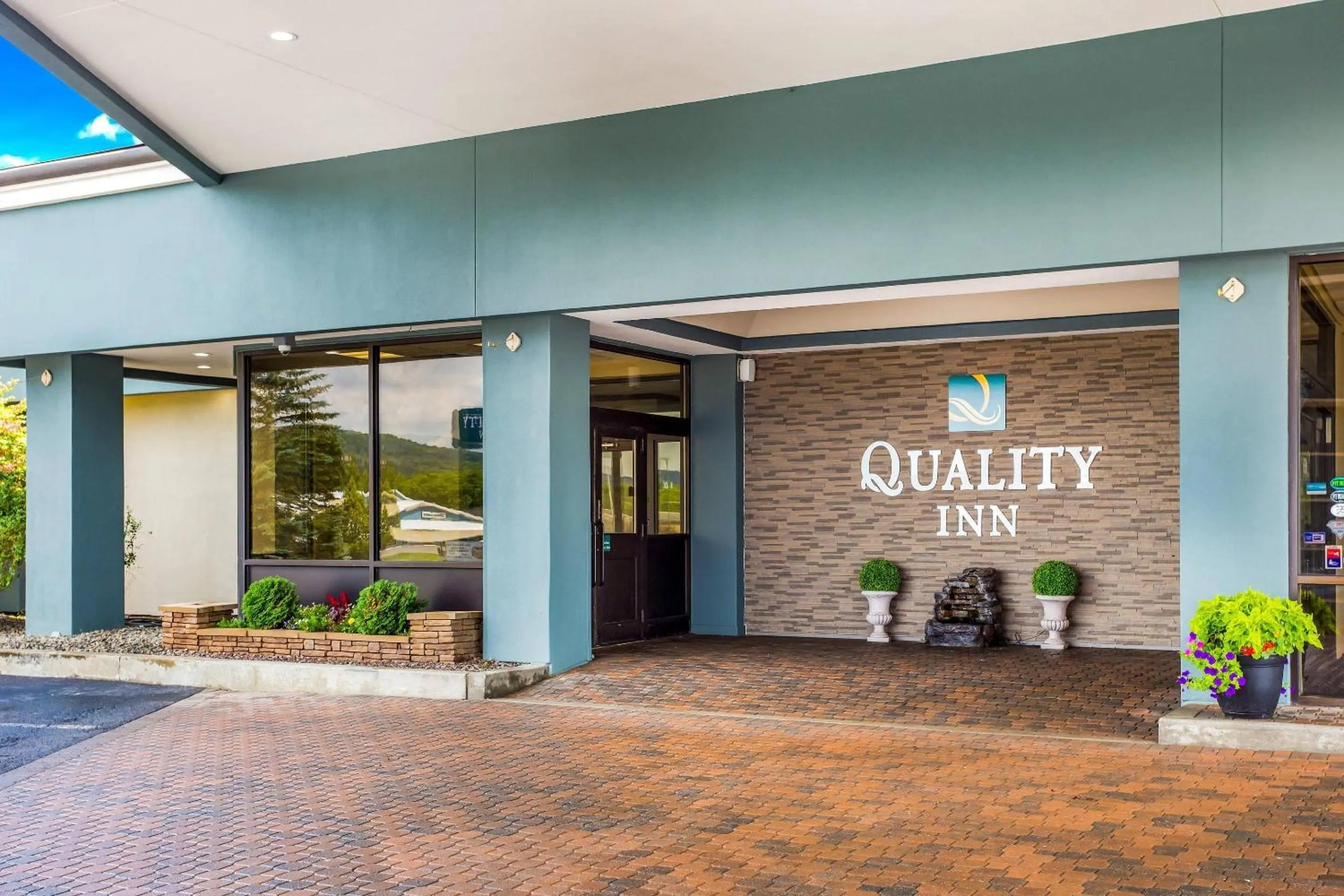 Property building in Quality Inn Oneonta Cooperstown Area