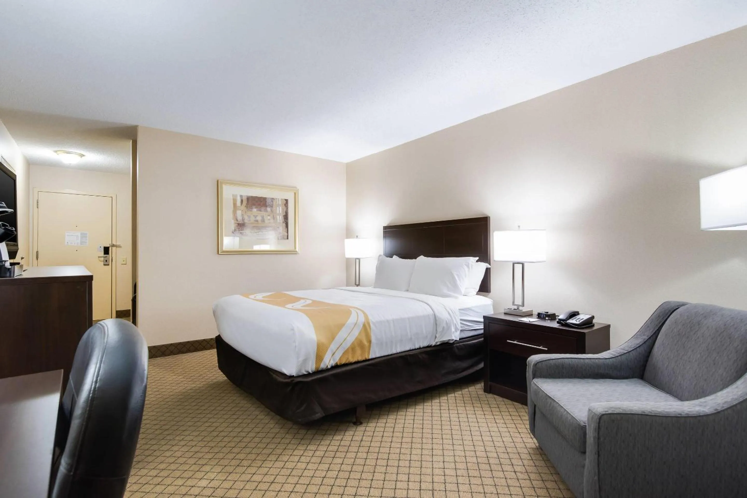 Bedroom, Bed in Quality Inn Oneonta Cooperstown Area