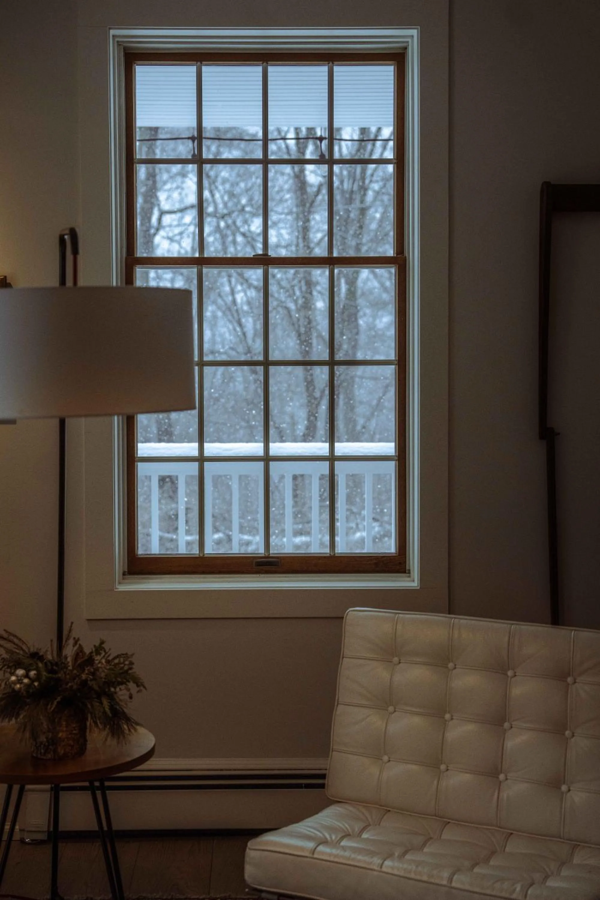 Seating area in South Landing Inn