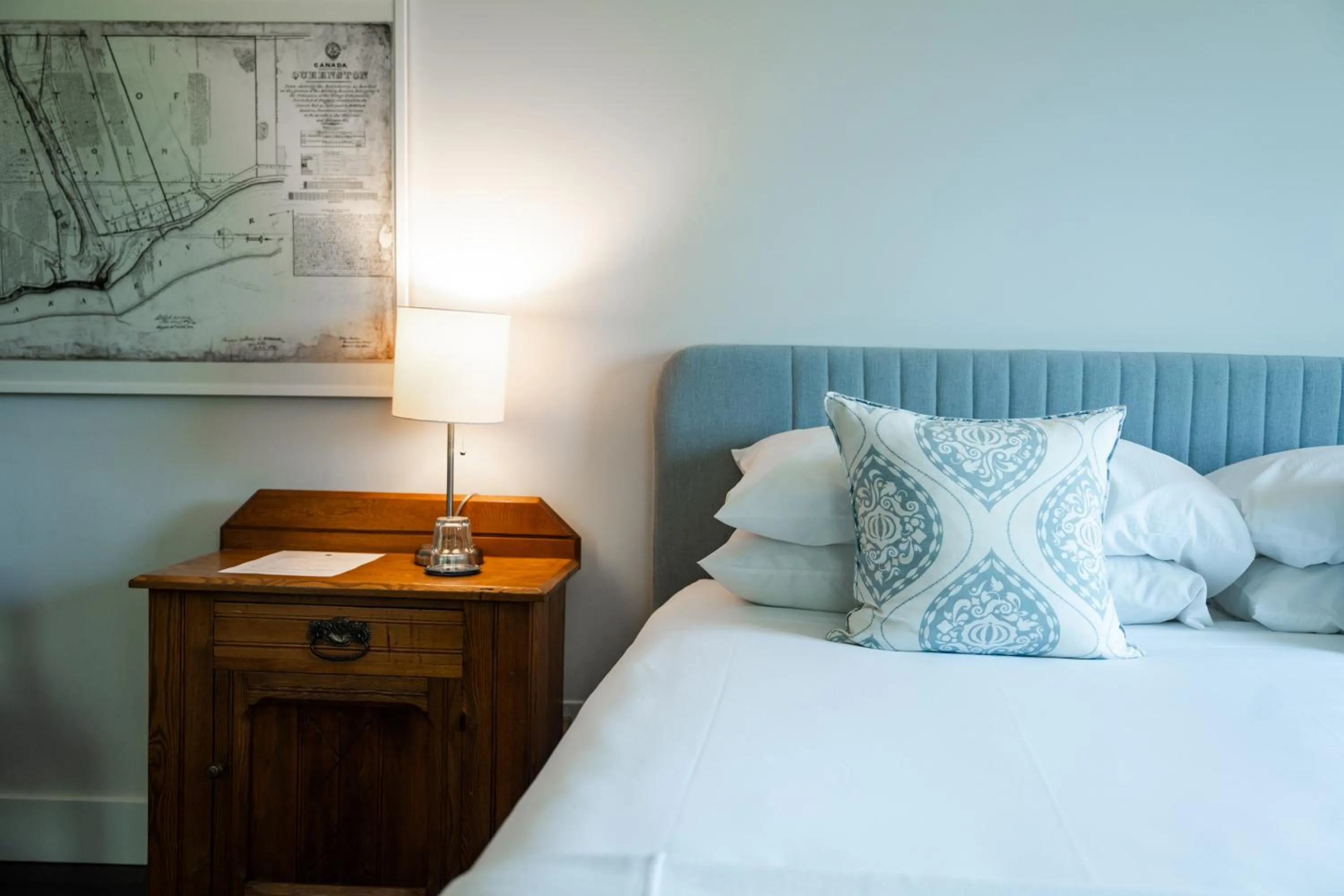 Bed in South Landing Inn