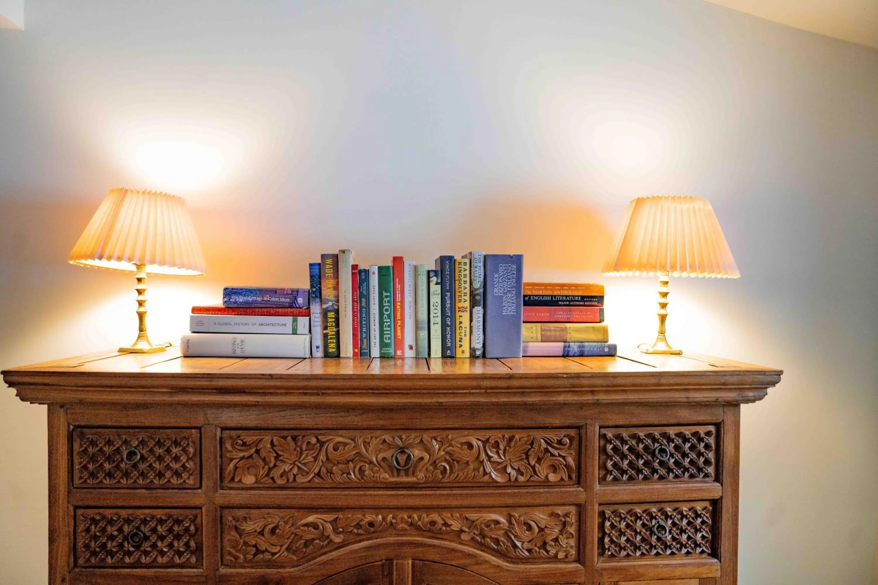 Library in South Landing Inn