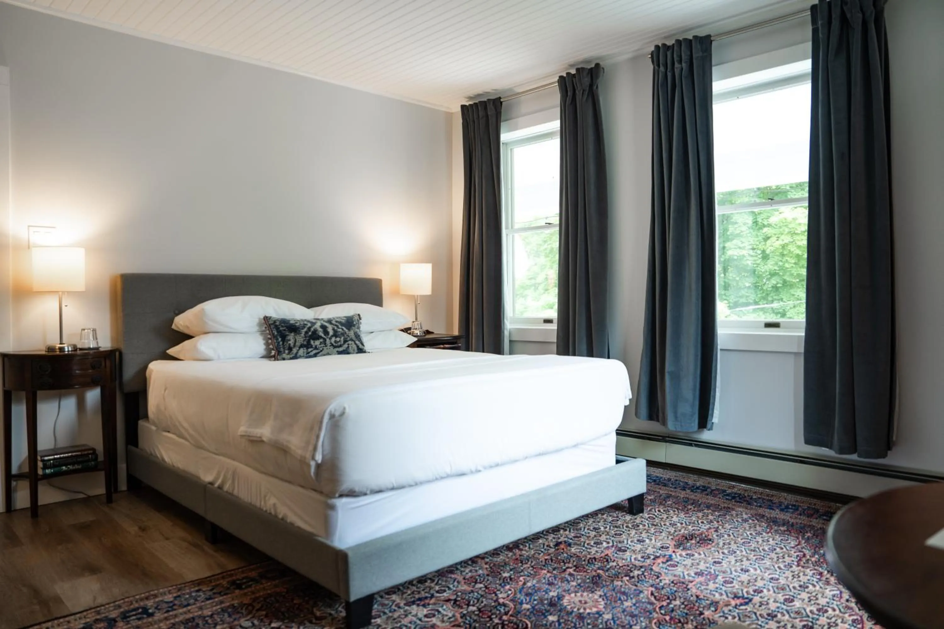 Bed in South Landing Inn