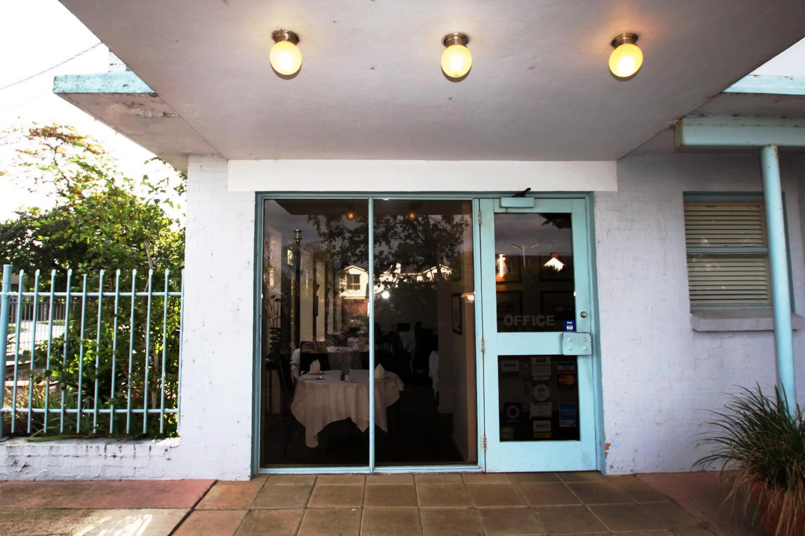 Facade/entrance in Beaumaris Bay Motel