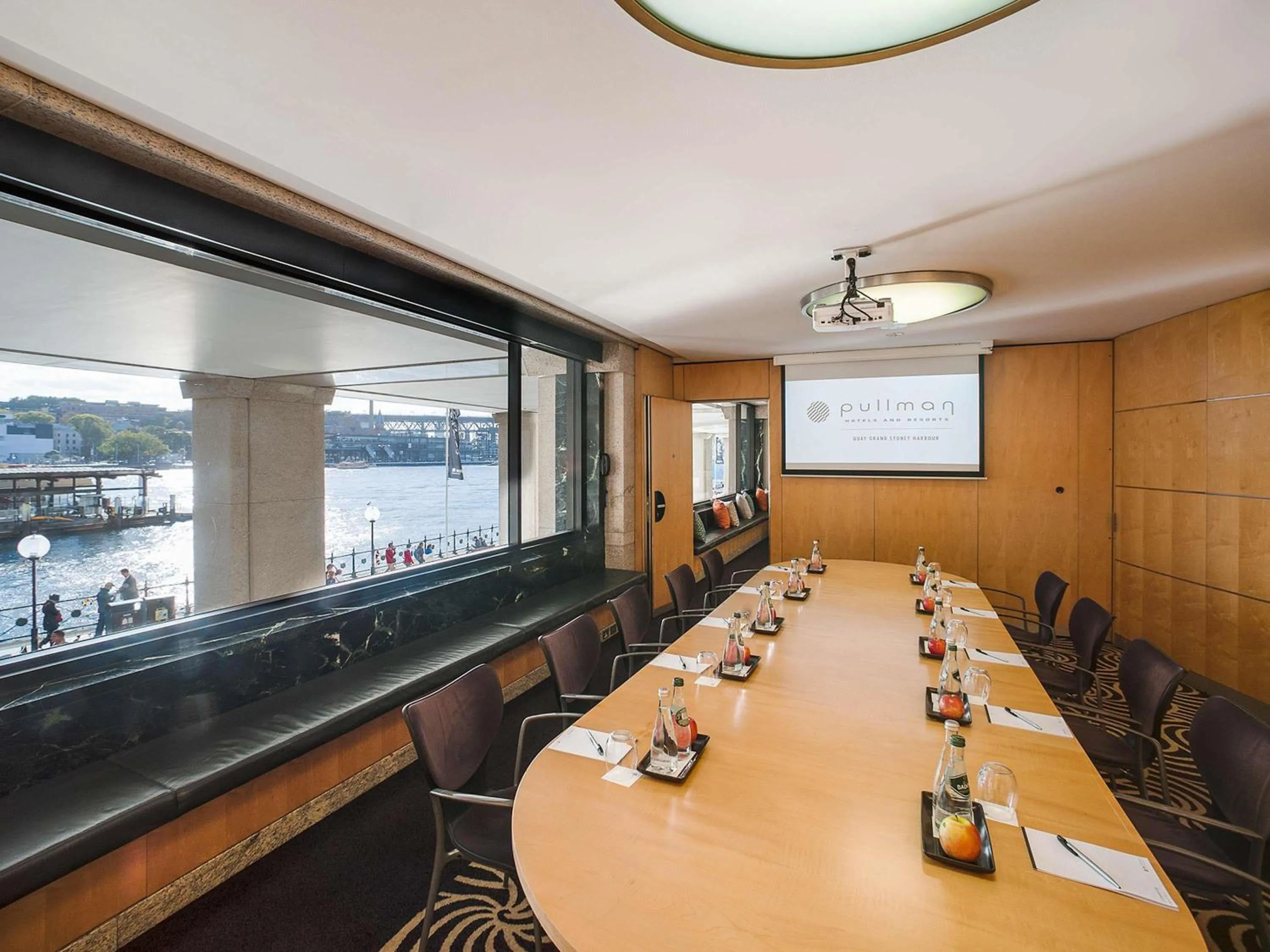 Business facilities in Pullman Quay Grand Sydney Harbour