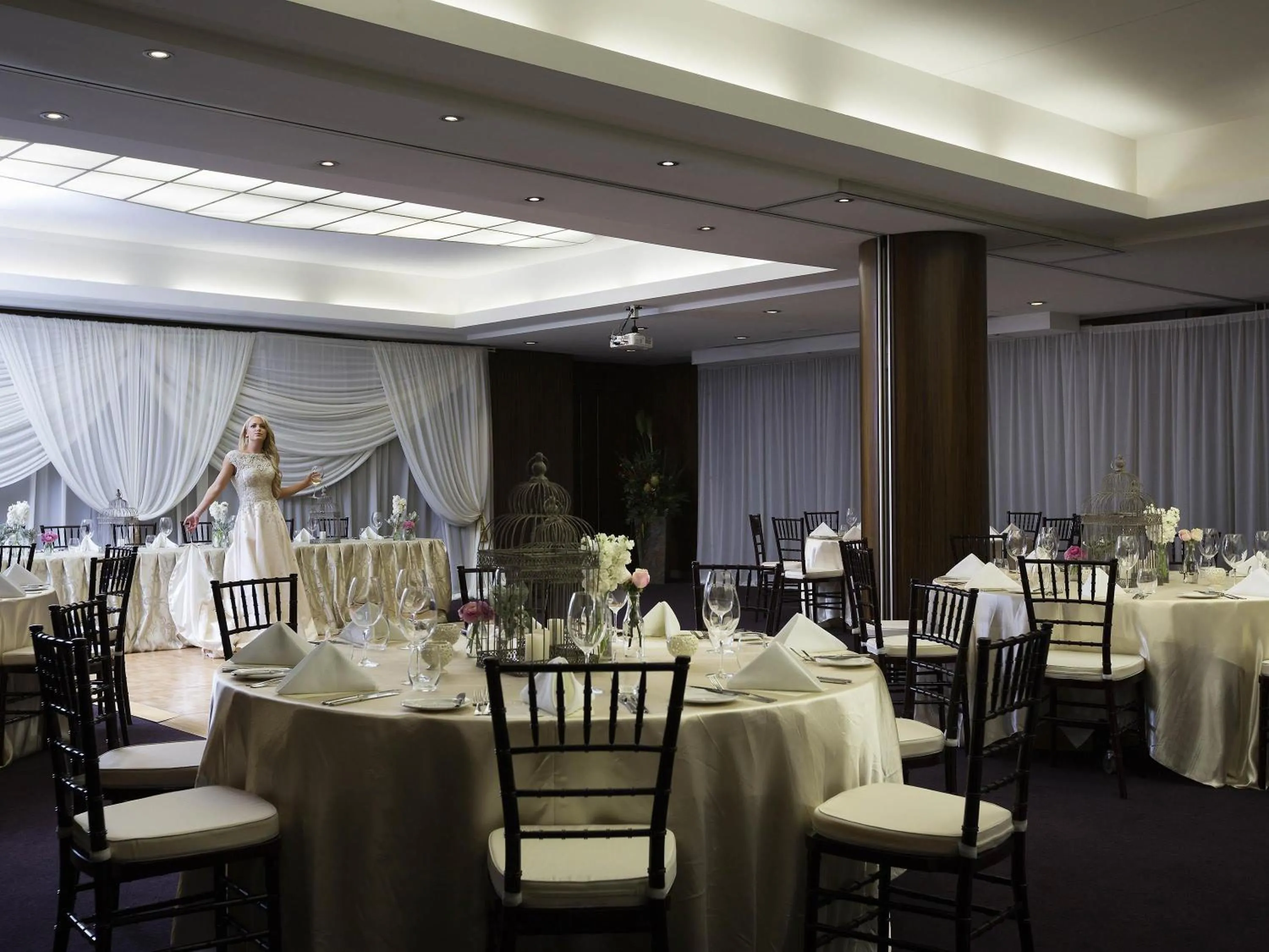 wedding in Pullman Quay Grand Sydney Harbour