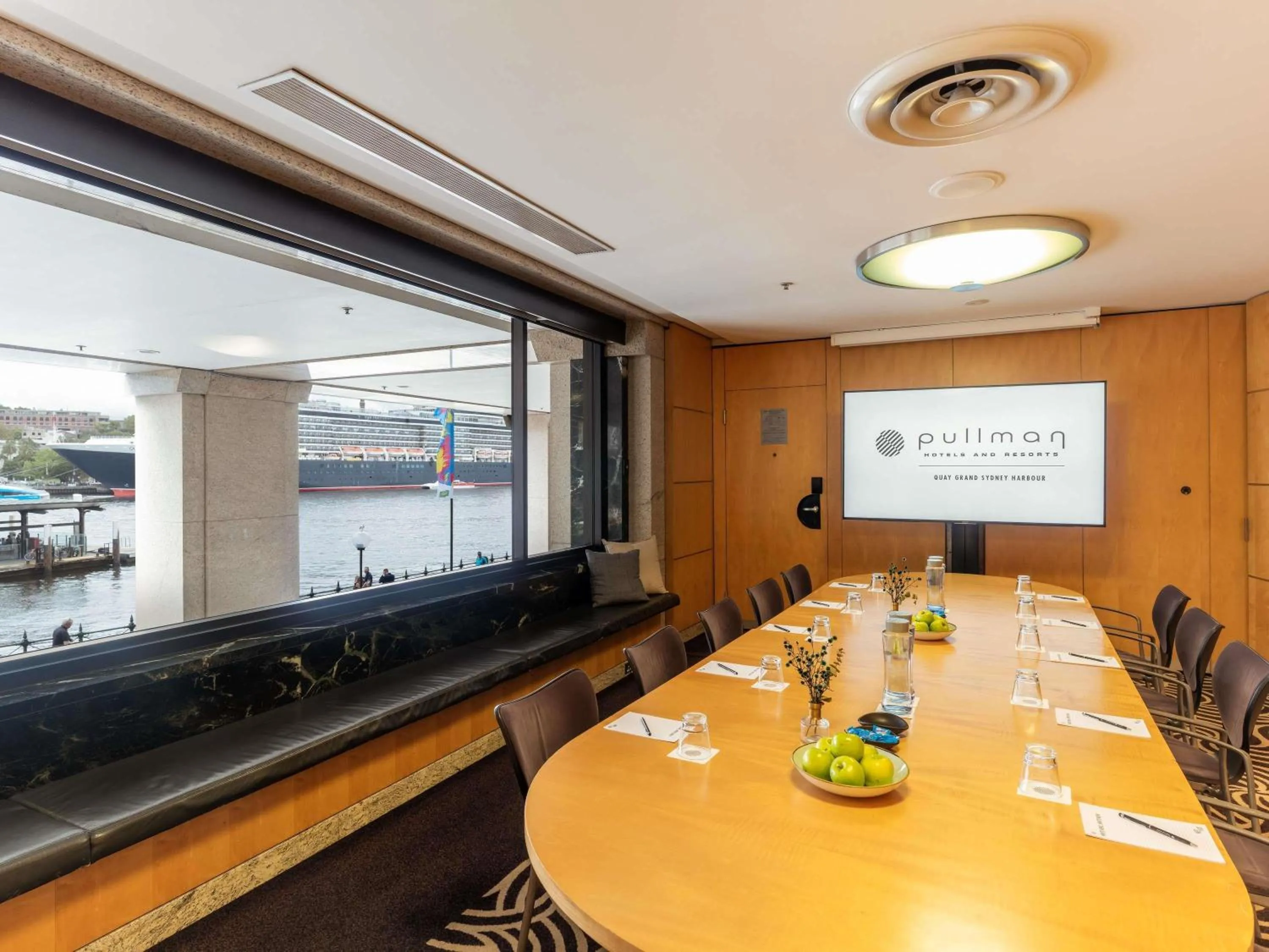 Property building in Pullman Quay Grand Sydney Harbour