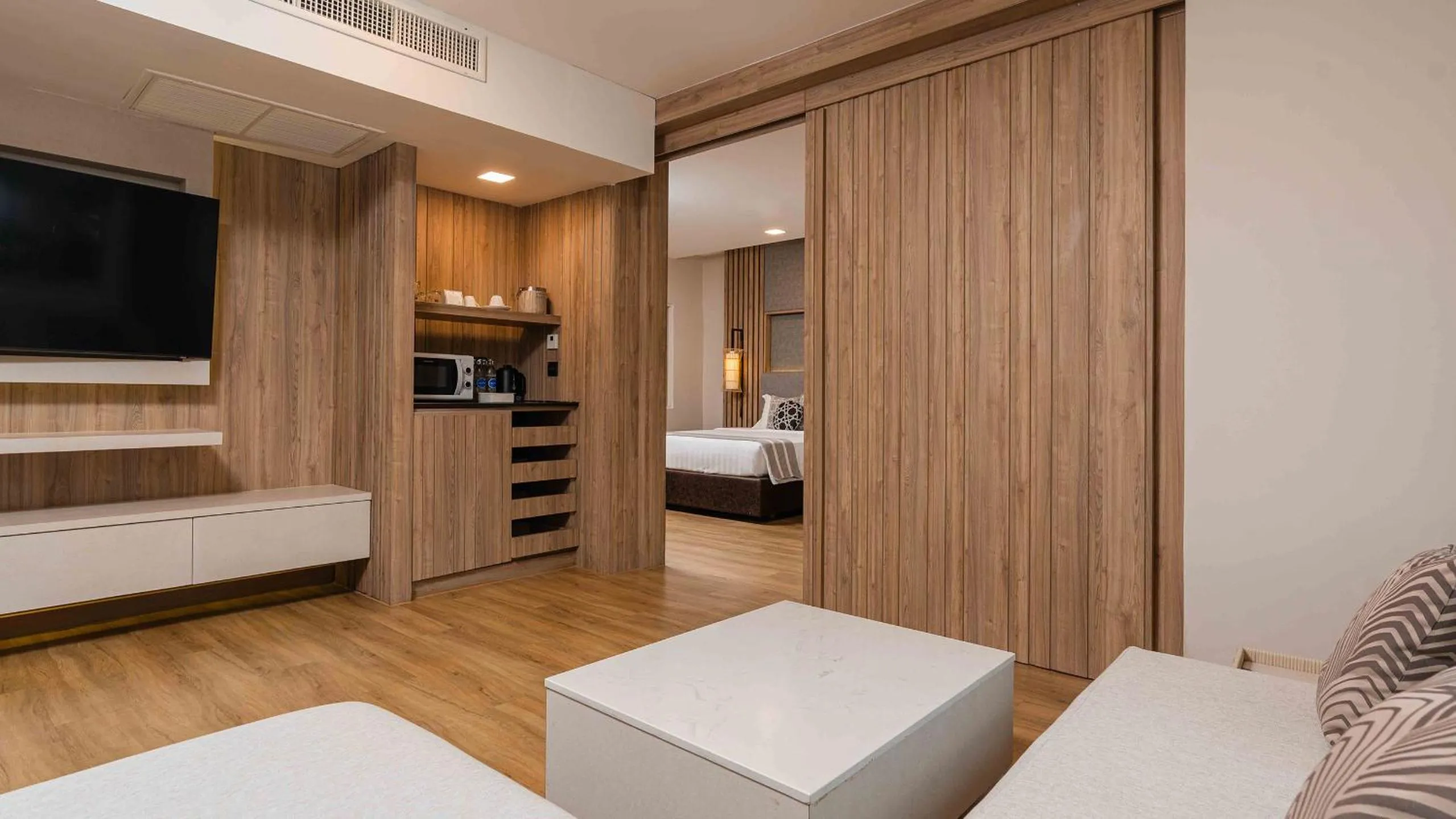 Bed in Phuket Graceland Resort and Spa