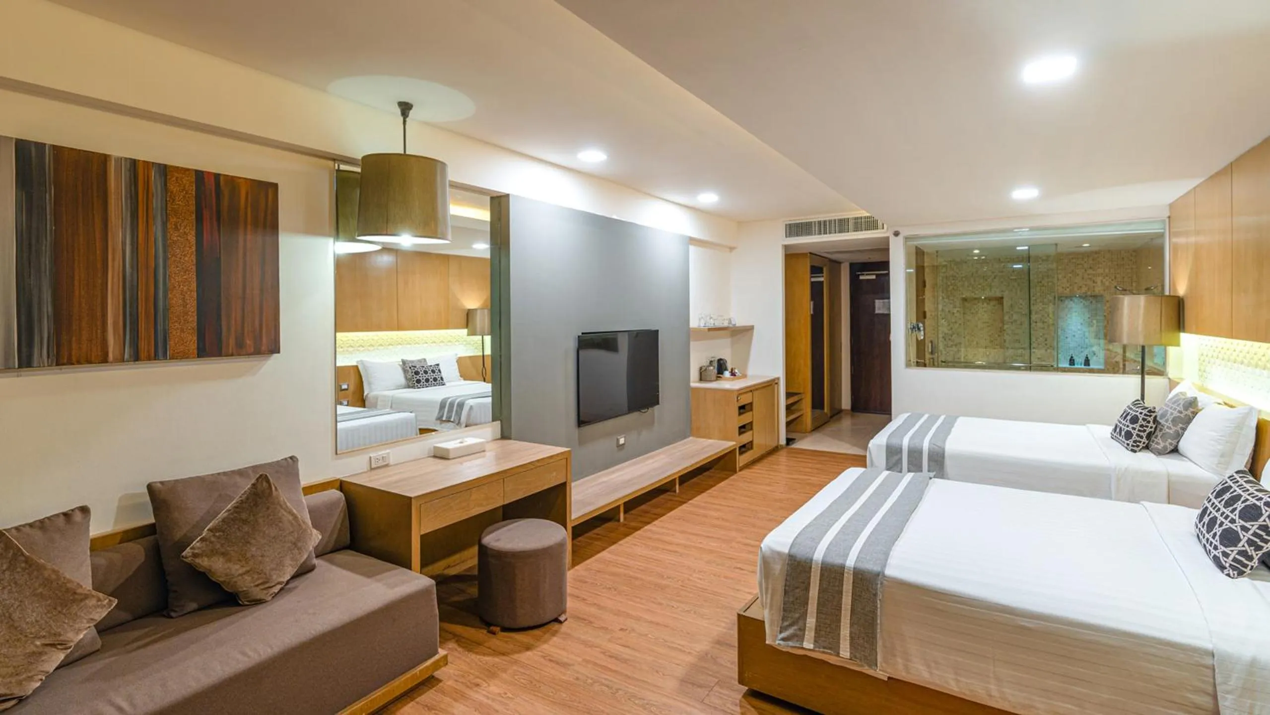 Bed in Phuket Graceland Resort and Spa