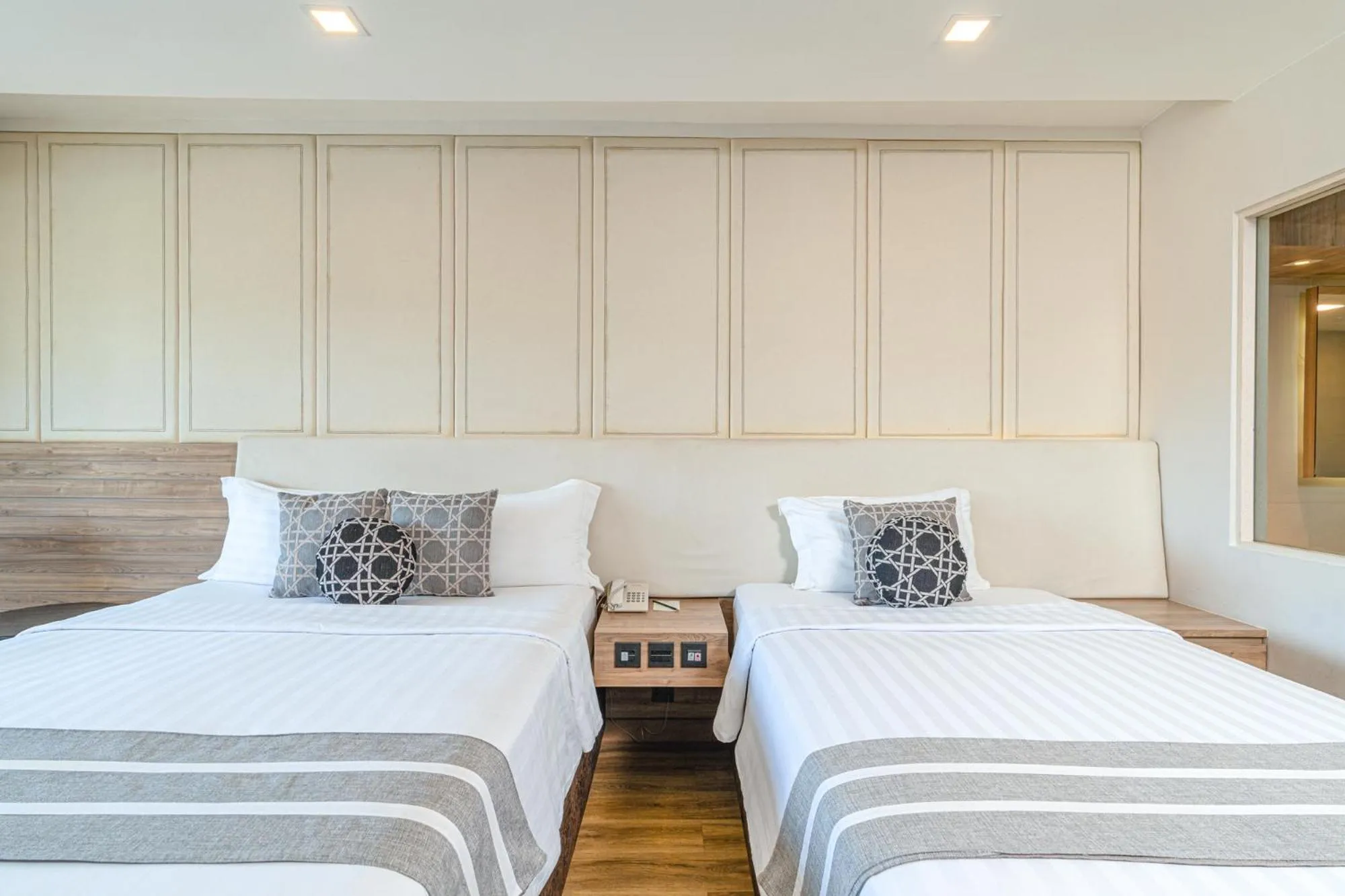 Bed in Phuket Graceland Resort and Spa