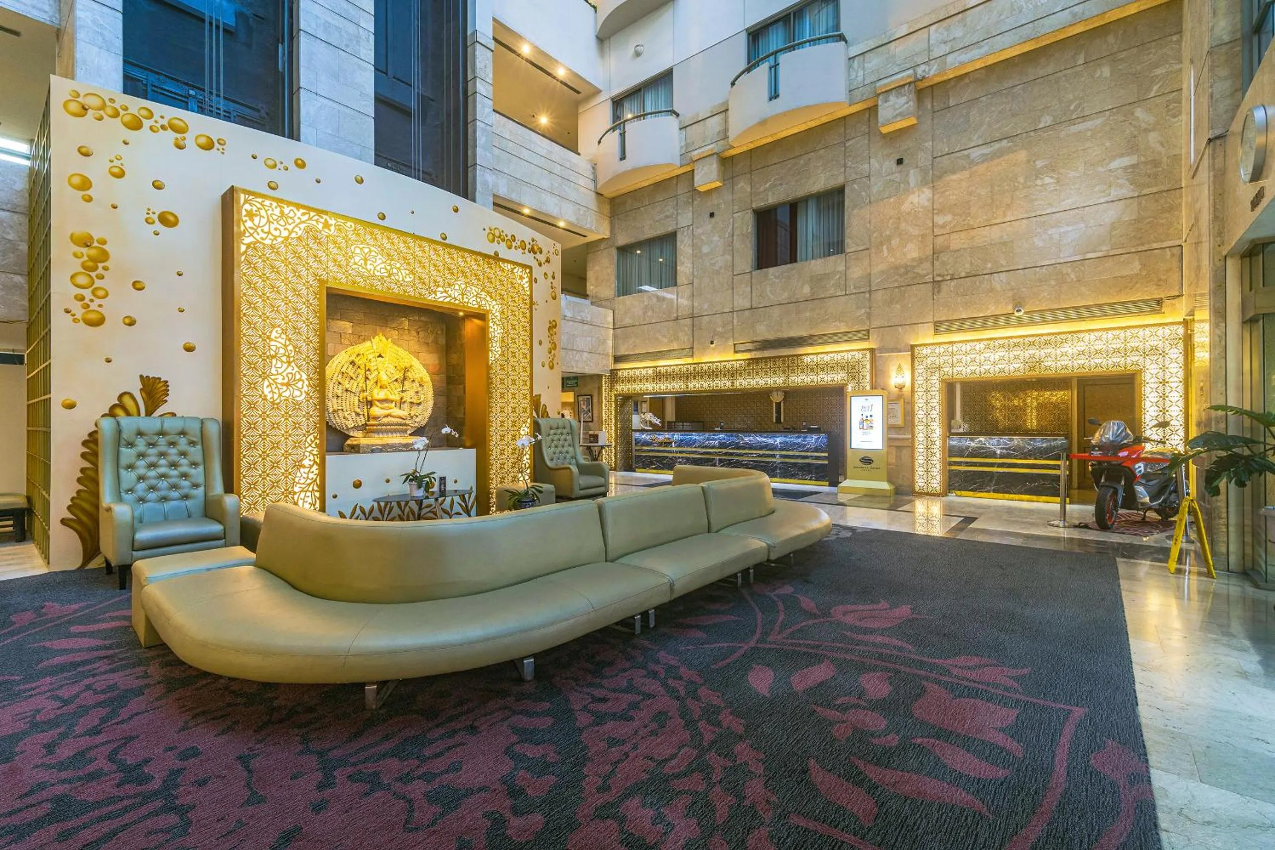 Lobby or reception in Surabaya Suites Hotel Powered by Archipelago