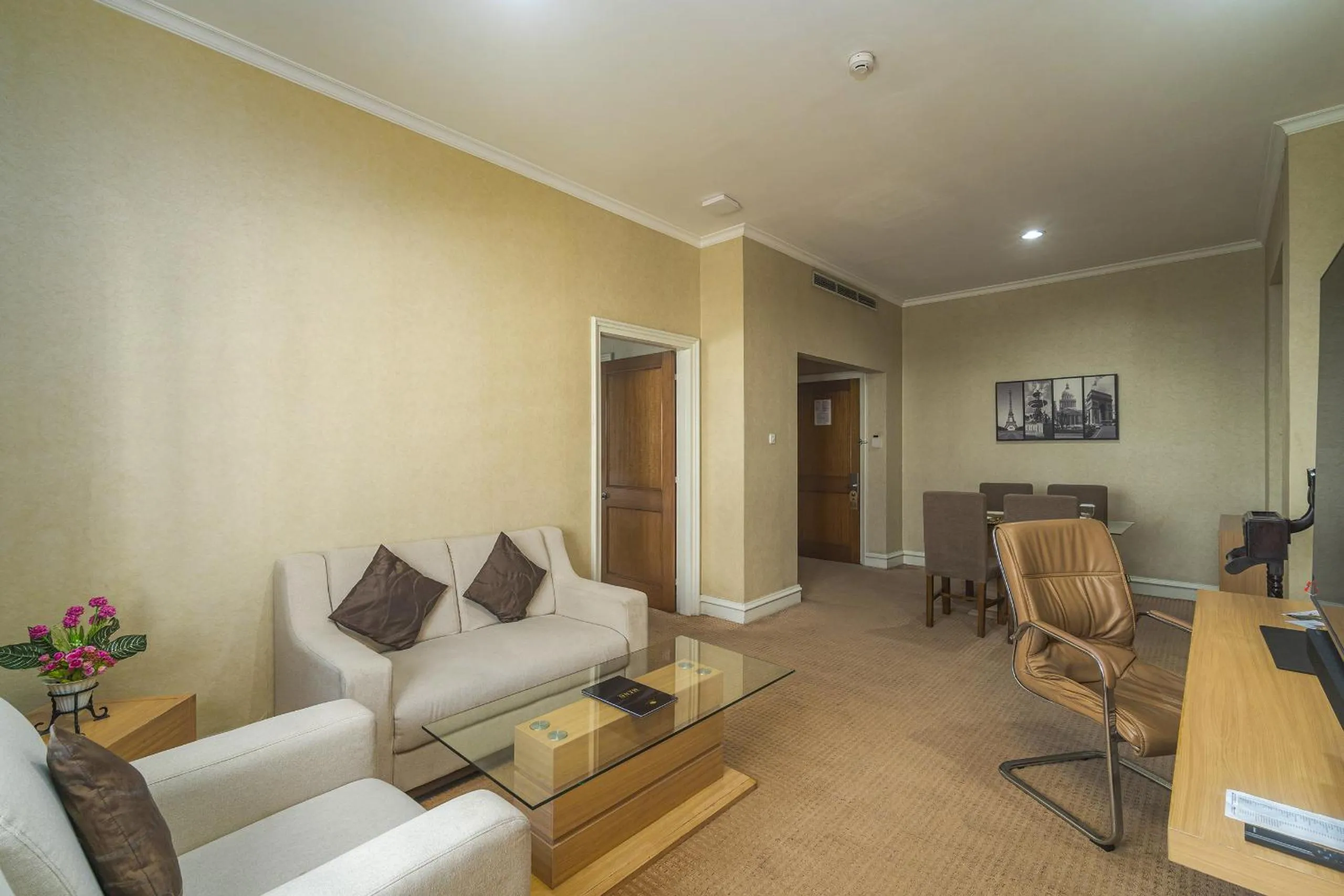 Living room in Surabaya Suites Hotel Powered by Archipelago