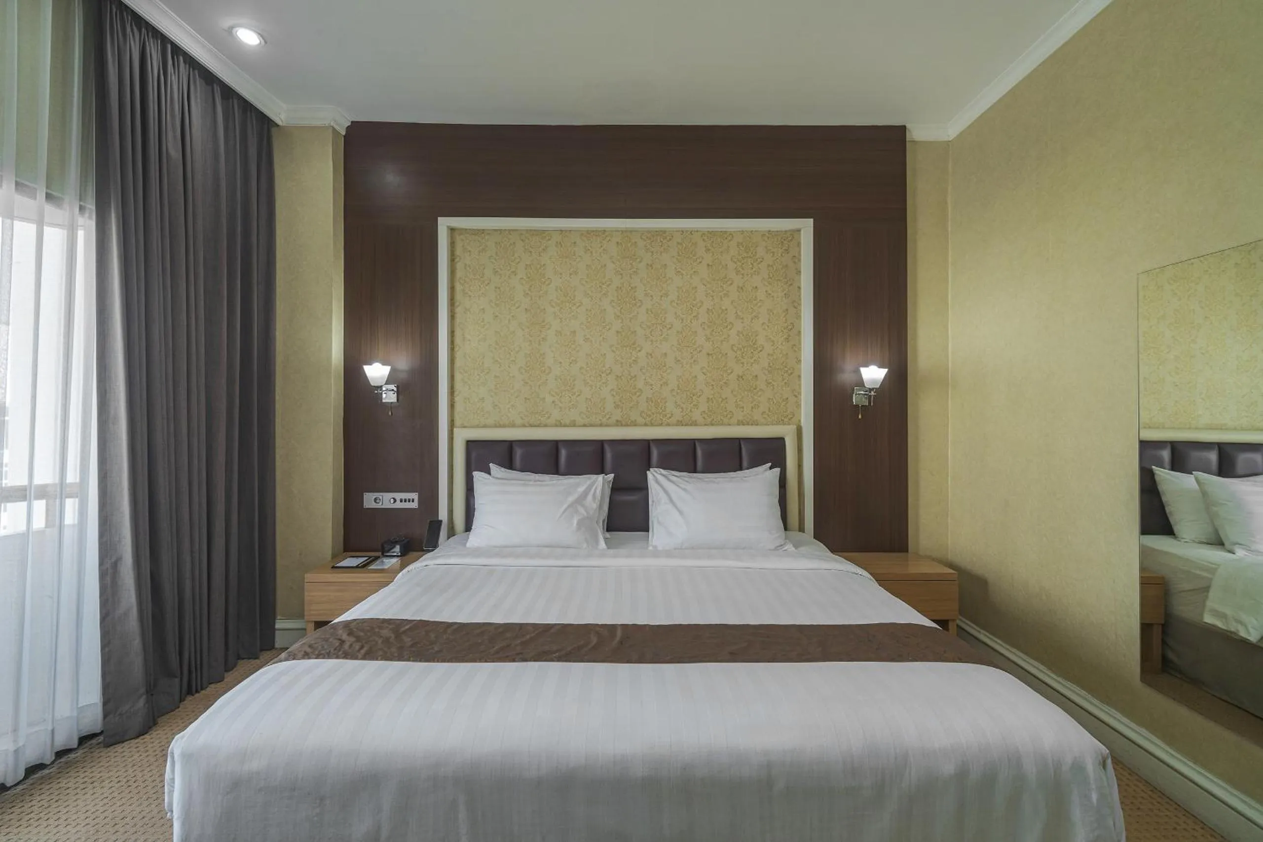 Bedroom, Bed in Surabaya Suites Hotel Powered by Archipelago