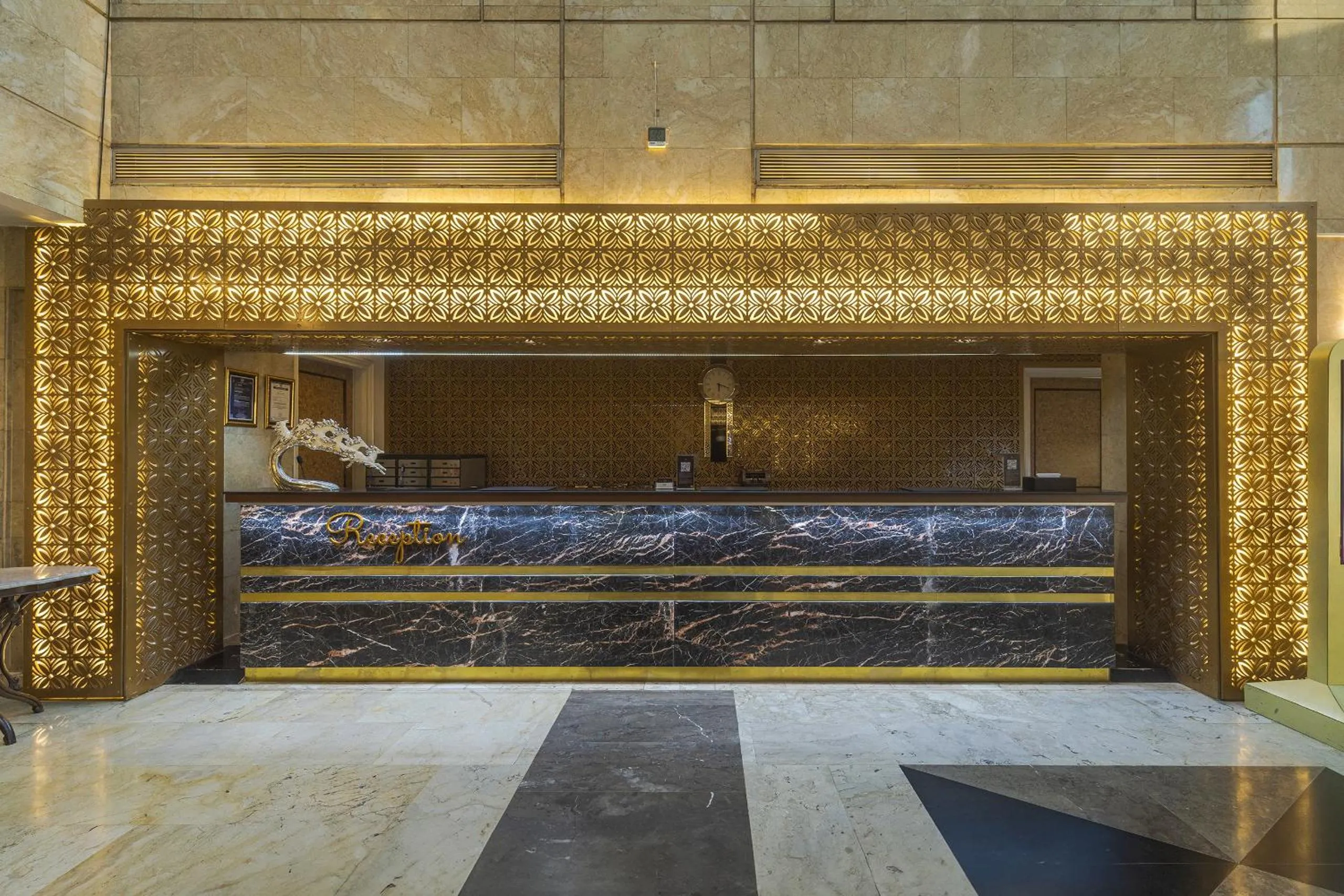 Lobby or reception in Surabaya Suites Hotel Powered by Archipelago