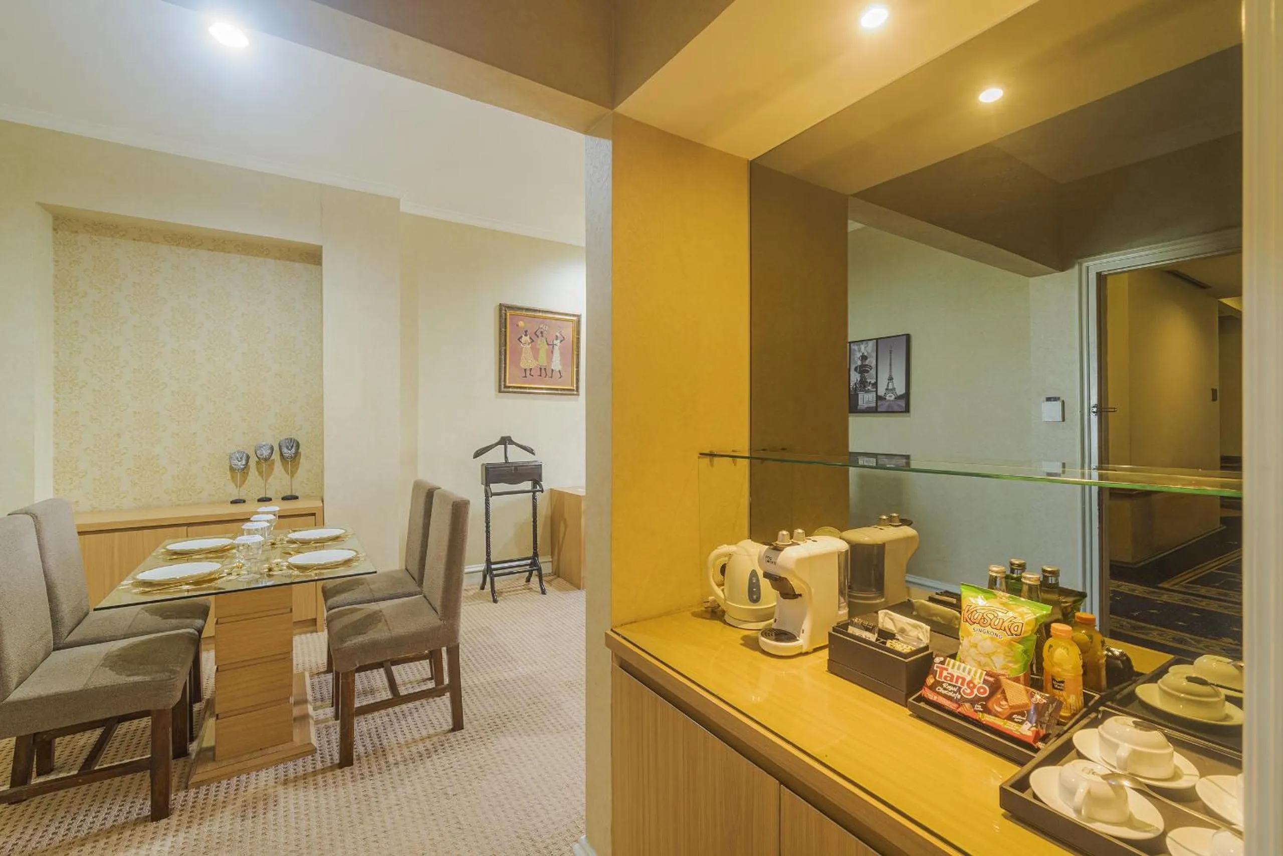 minibar in Surabaya Suites Hotel Powered by Archipelago