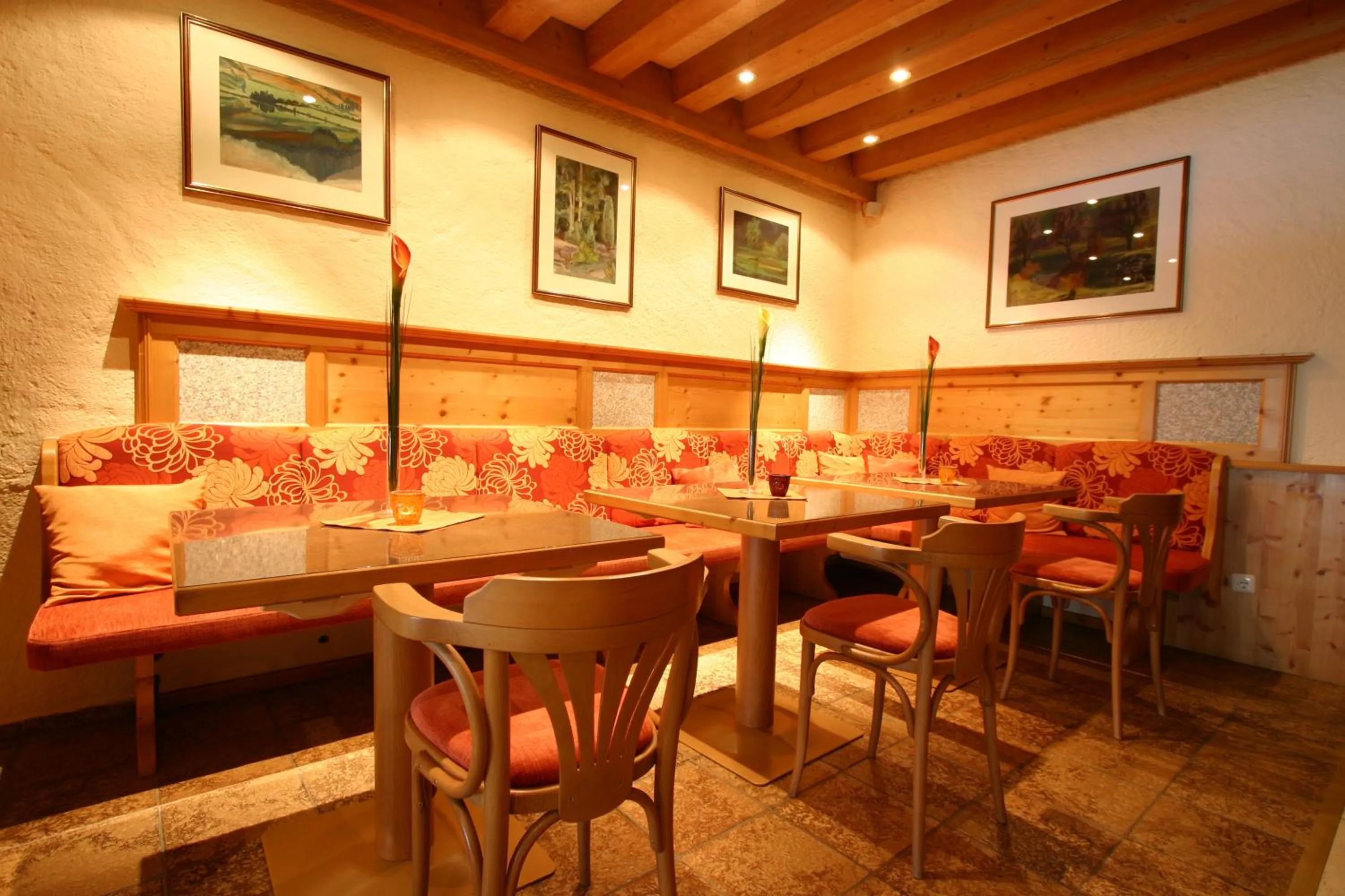 Restaurant/places to eat in Frühstückshotel Margret