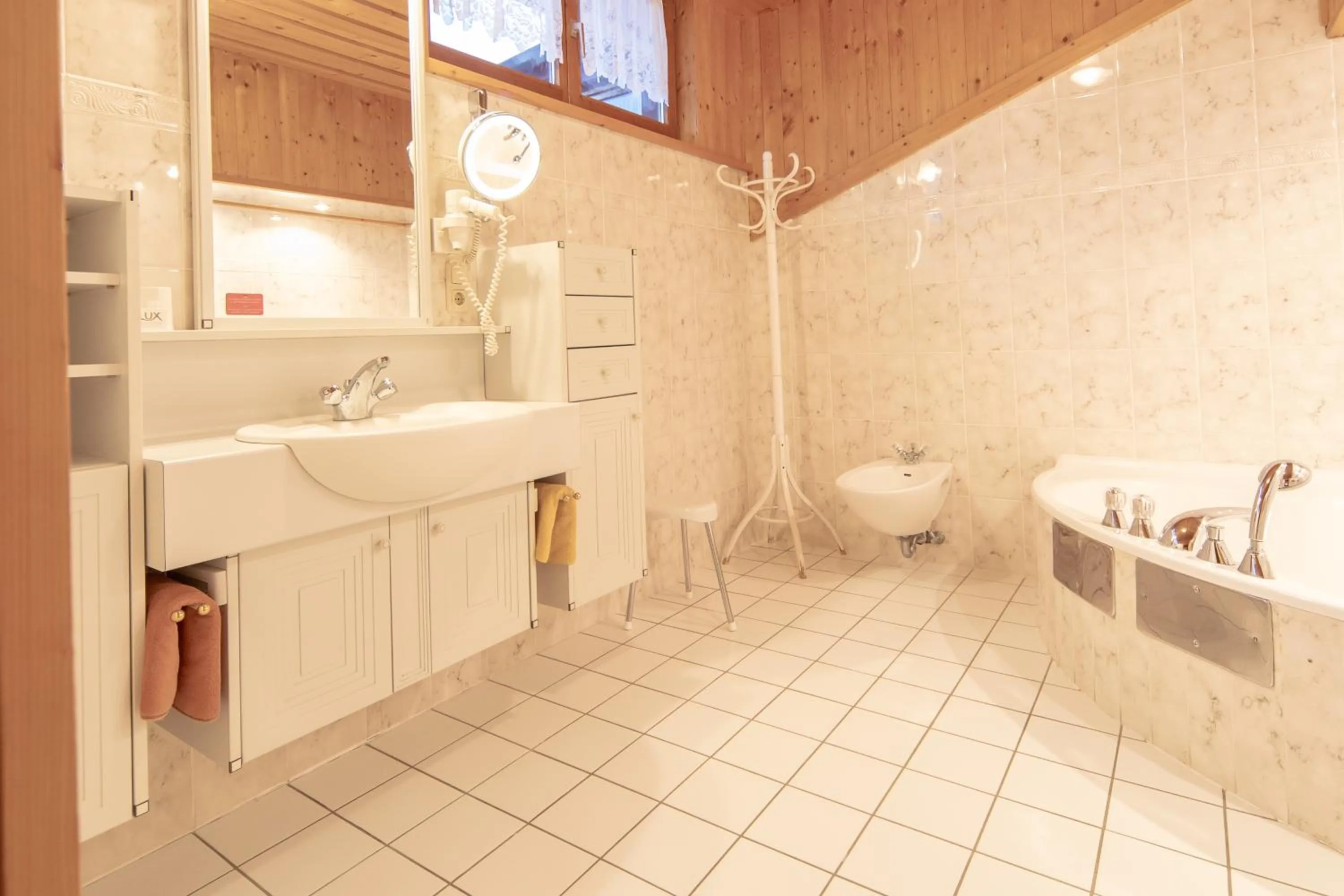 Toilet in Frühstückshotel Margret