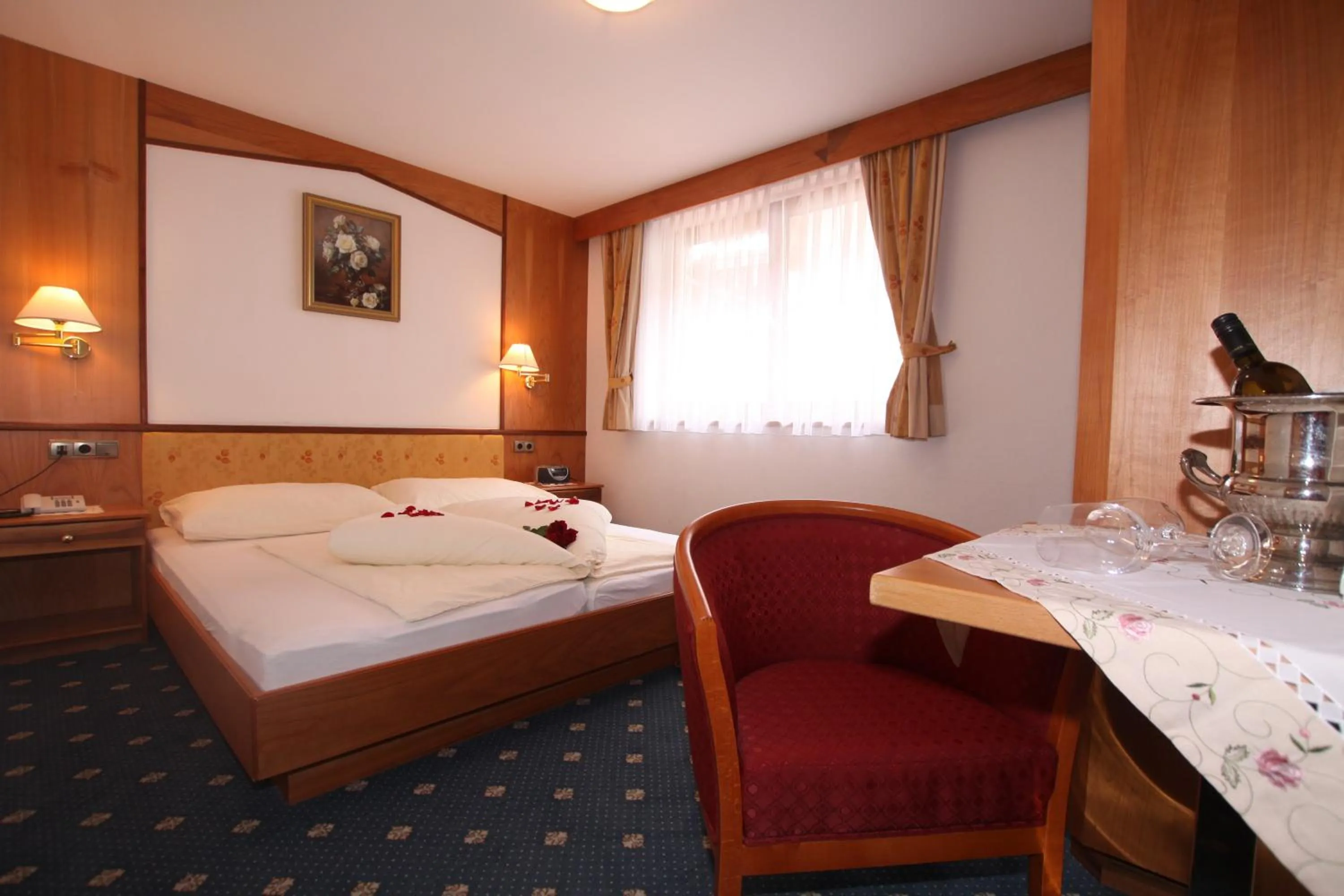 Photo of the whole room, Bed in Waldhof