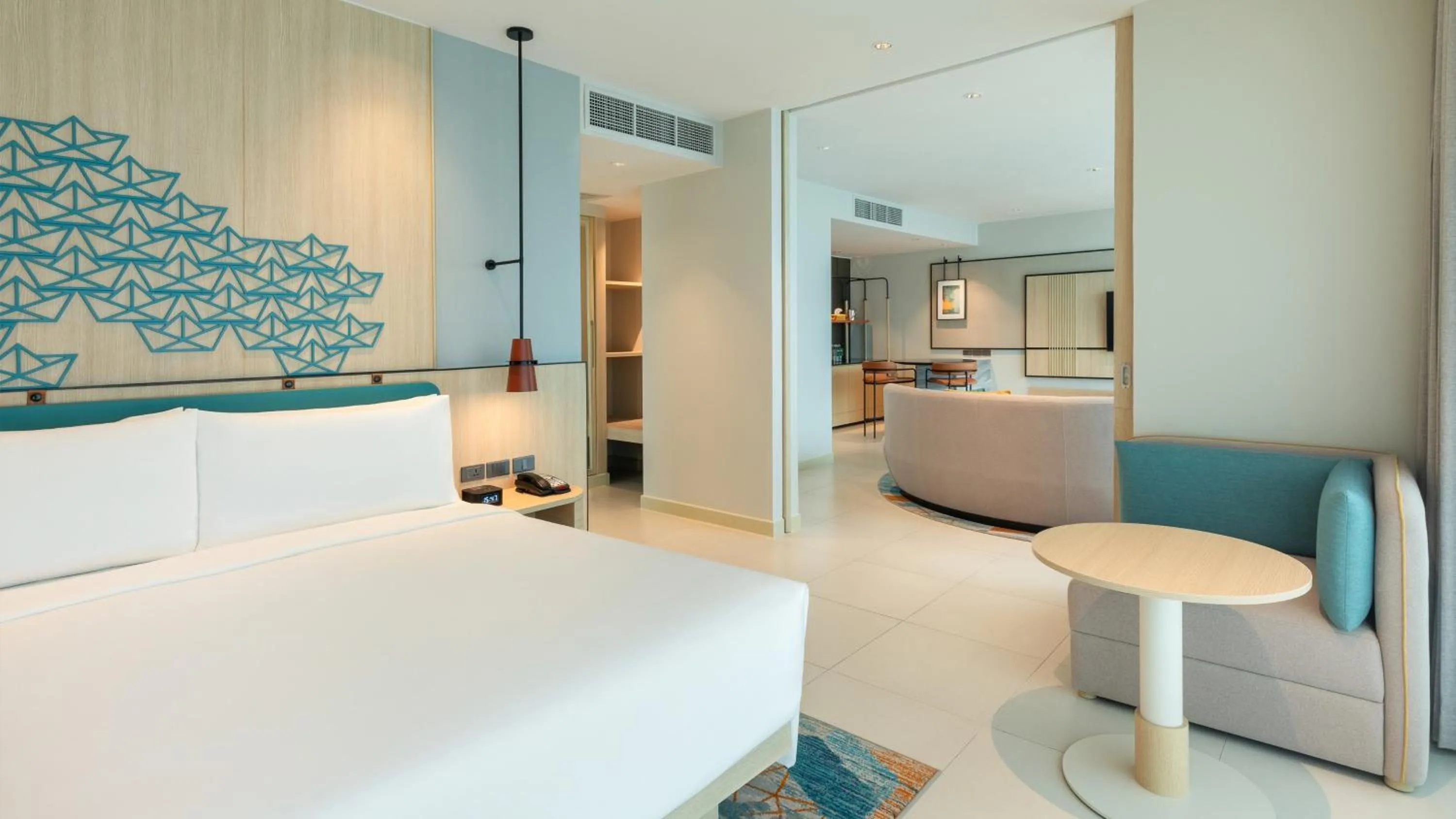 Photo of the whole room, Bed in Holiday Inn Pattaya by IHG