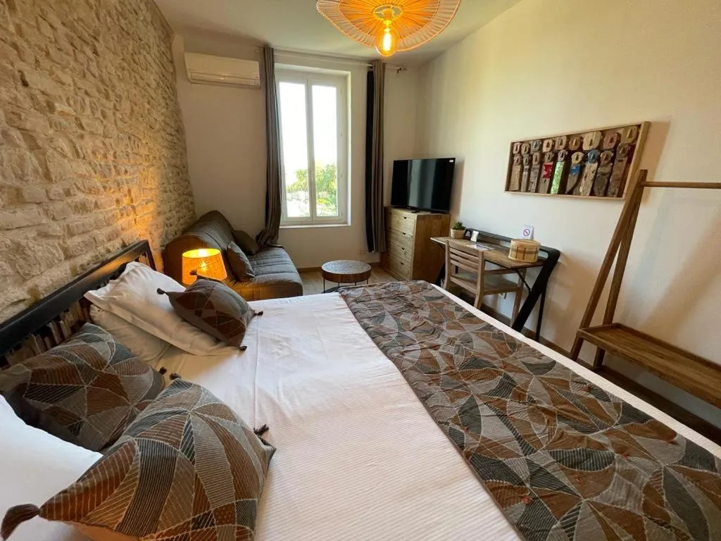 hair dresser, Bed in Hotel Mas De Galoffre