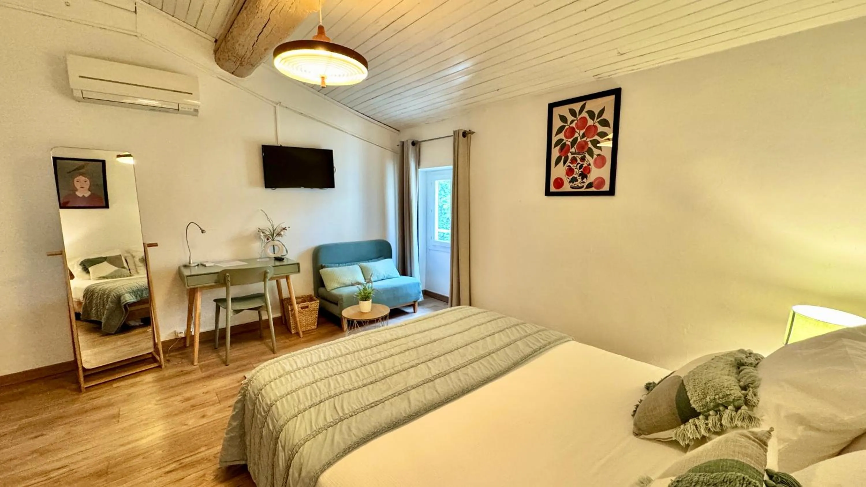 Bed in Hotel Le Galambre