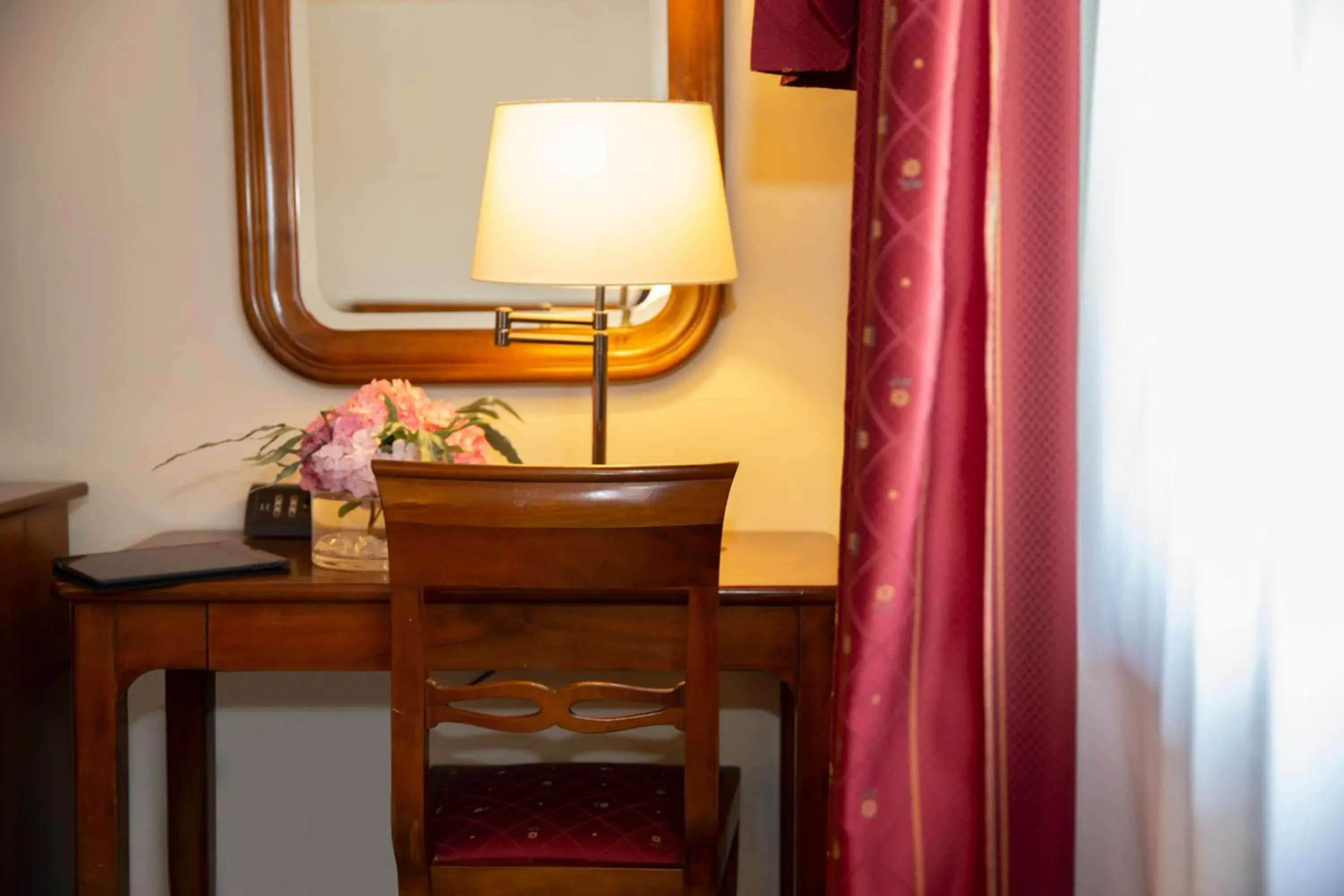 Single Room in Hotel Ristorante Fior Single Room in Hotel Ristorante Fior