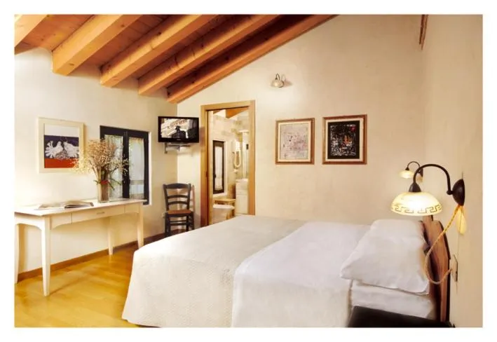 Photo of the whole room, Bed in Al Gallo Nero