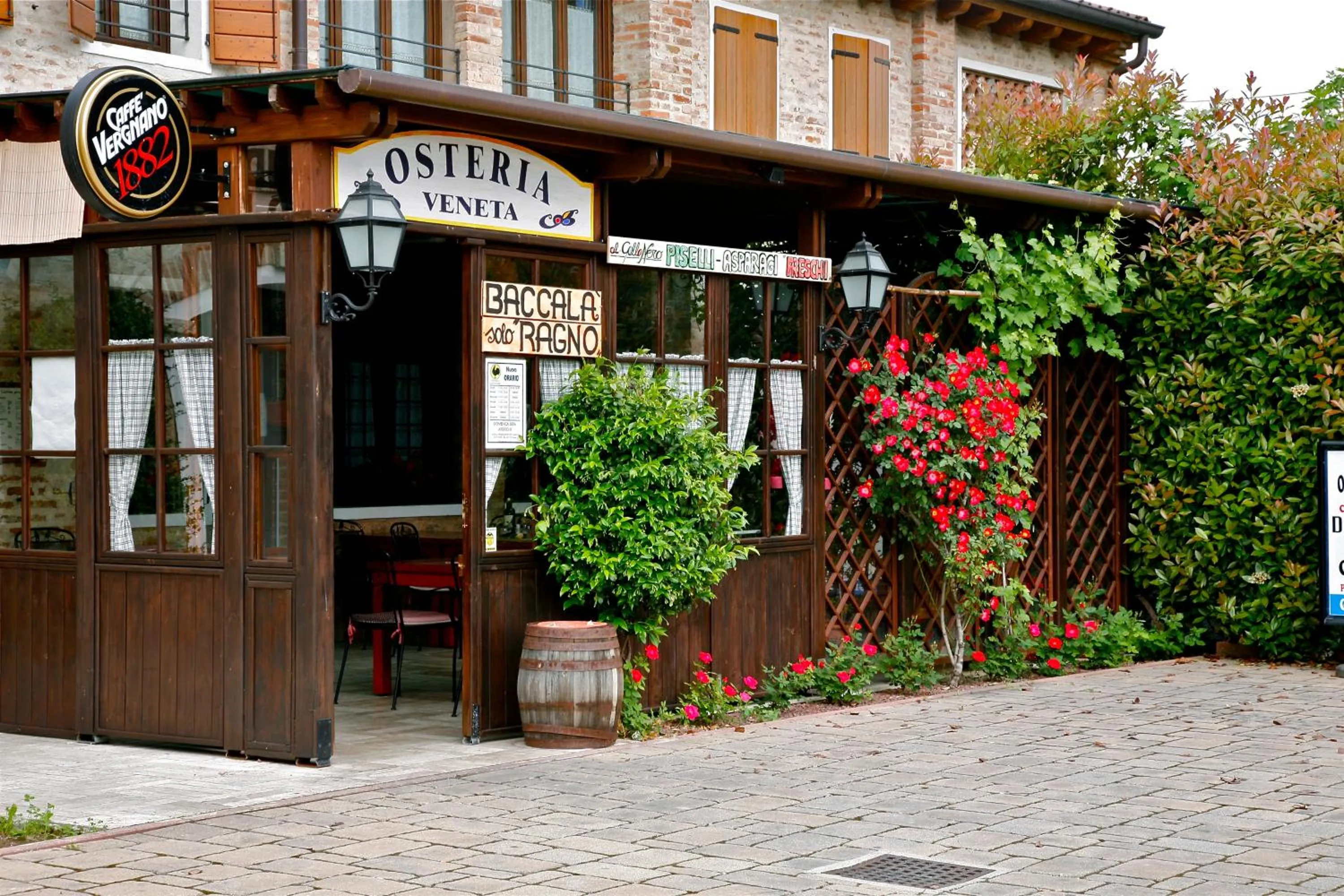 Facade/entrance in Al Gallo Nero