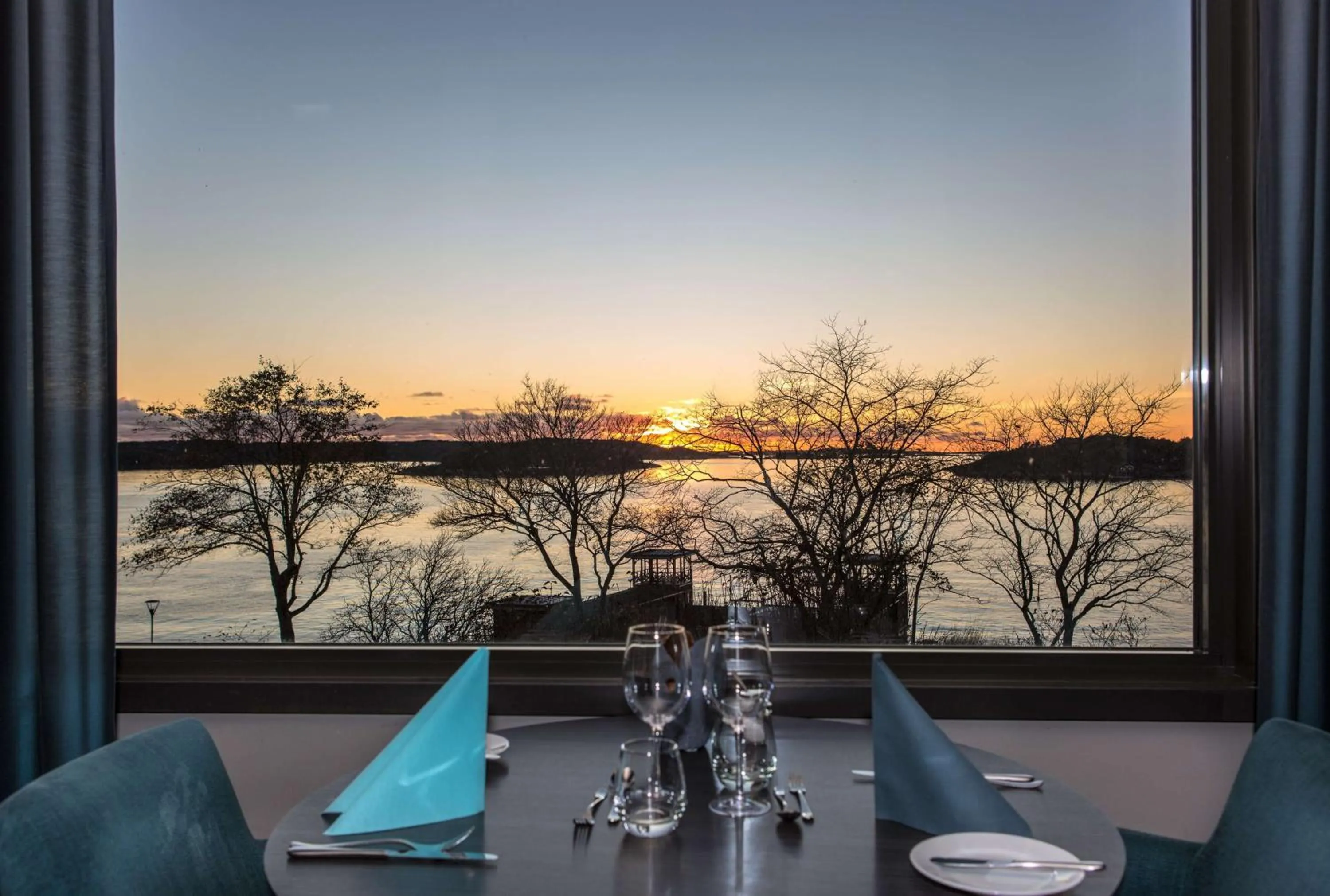 Restaurant/places to eat in Scandic Laholmen