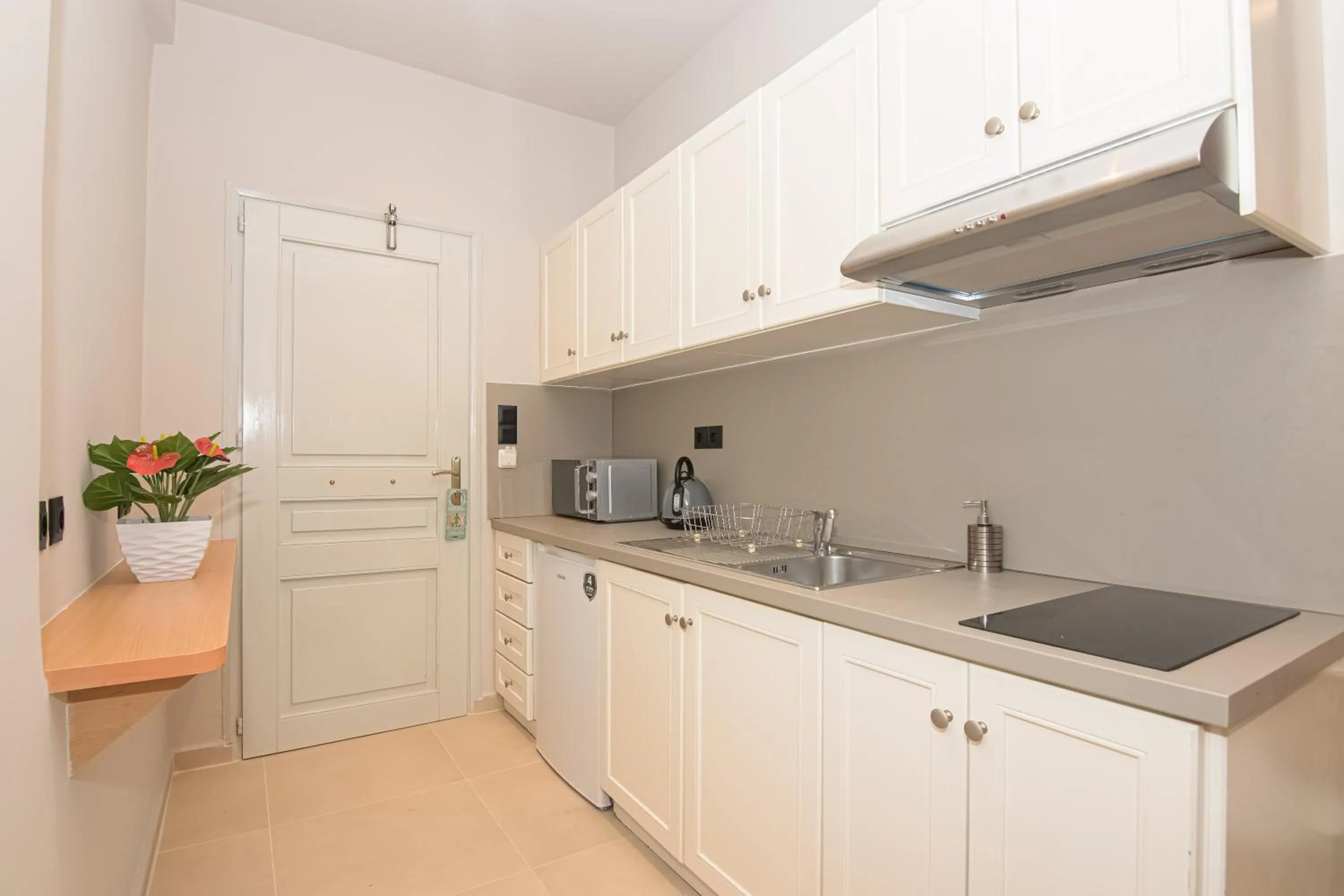 Talos Hotel Apartments