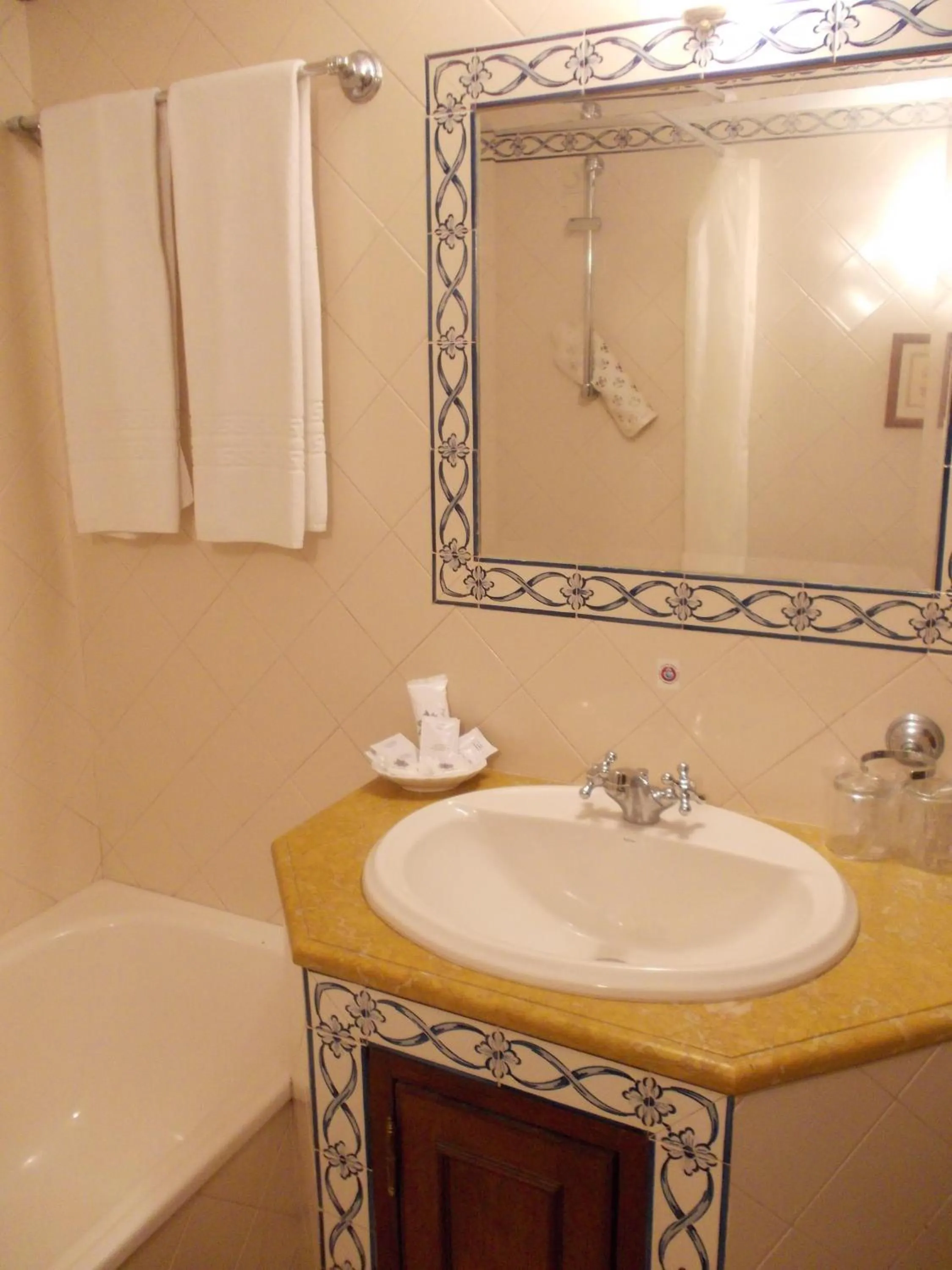 Bathroom in Casa de S. Thiago do Castelo