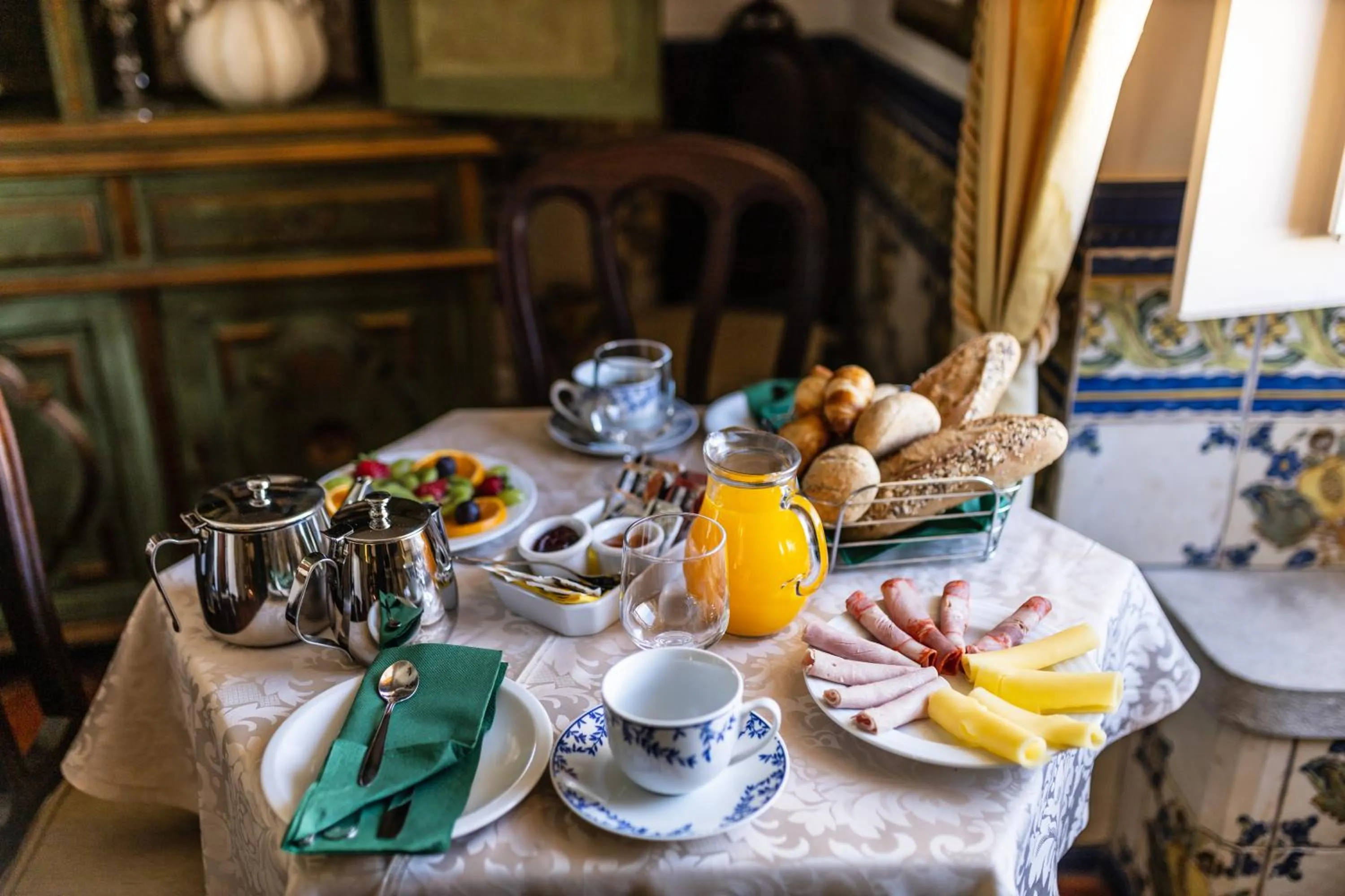 Continental breakfast in Casa de S. Thiago do Castelo