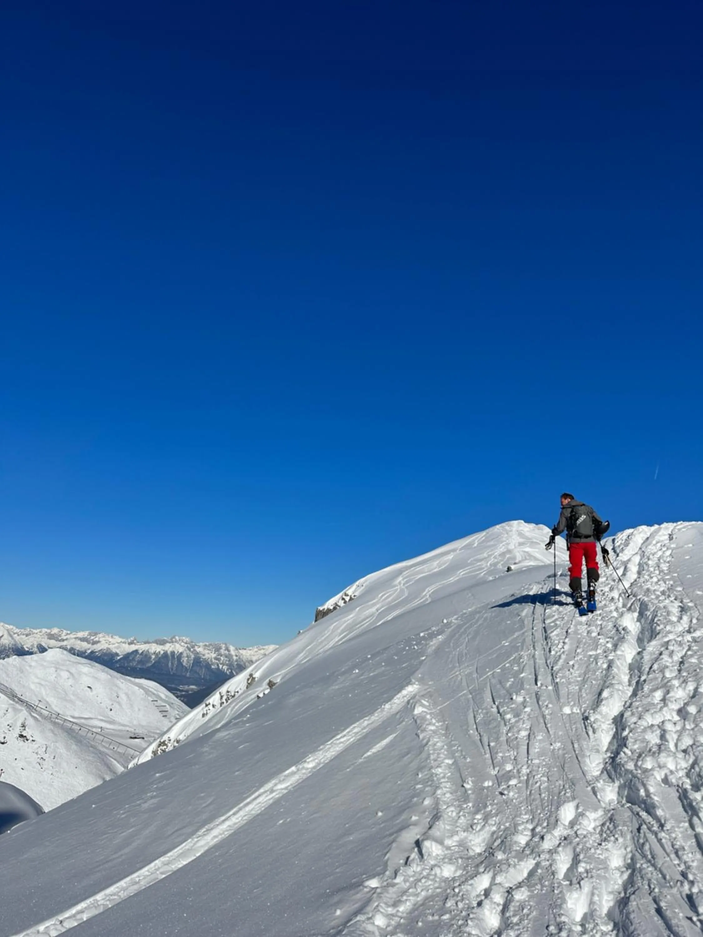 Skiing in MONDI Hotel Axams