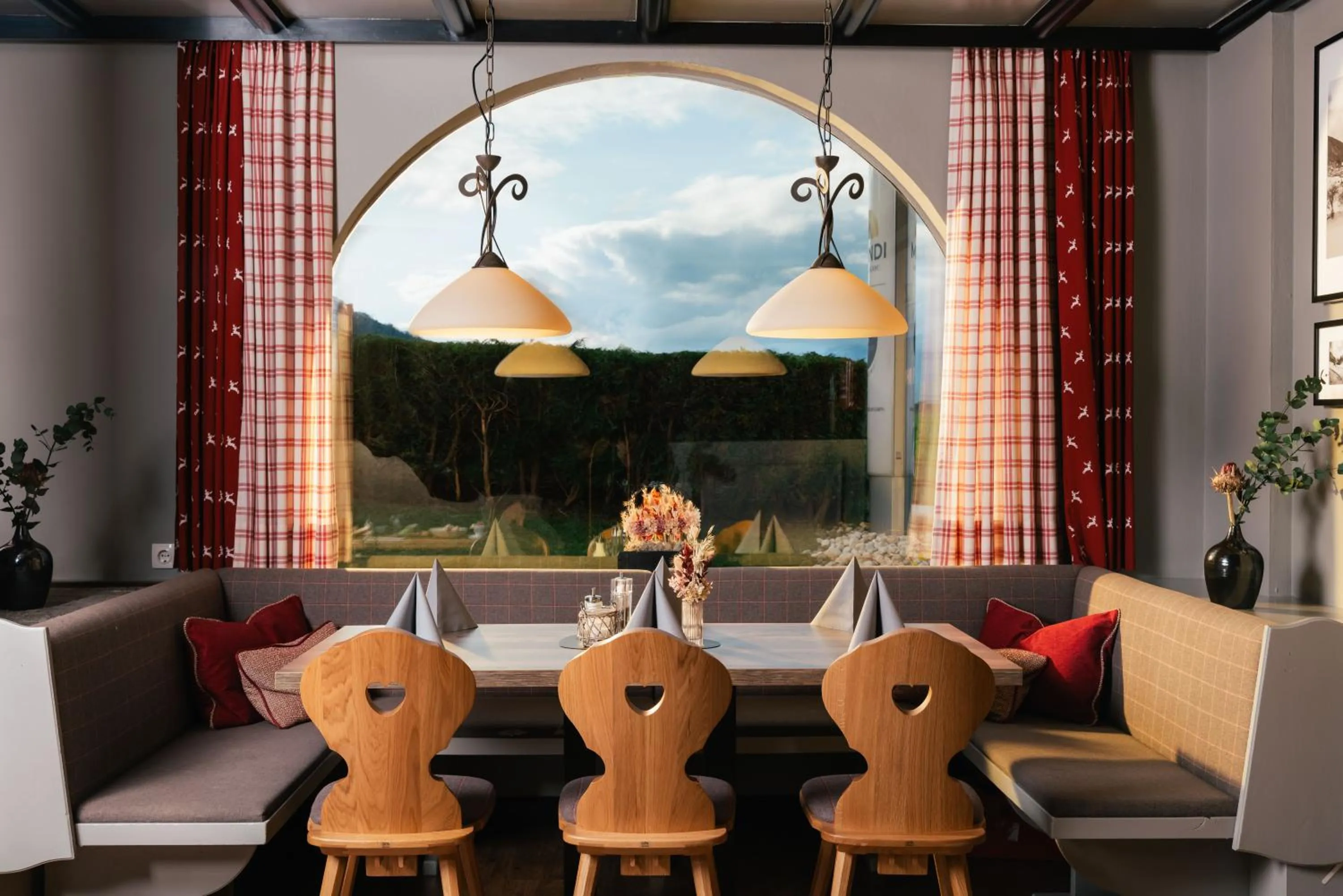 Restaurant/places to eat in MONDI Hotel Axams