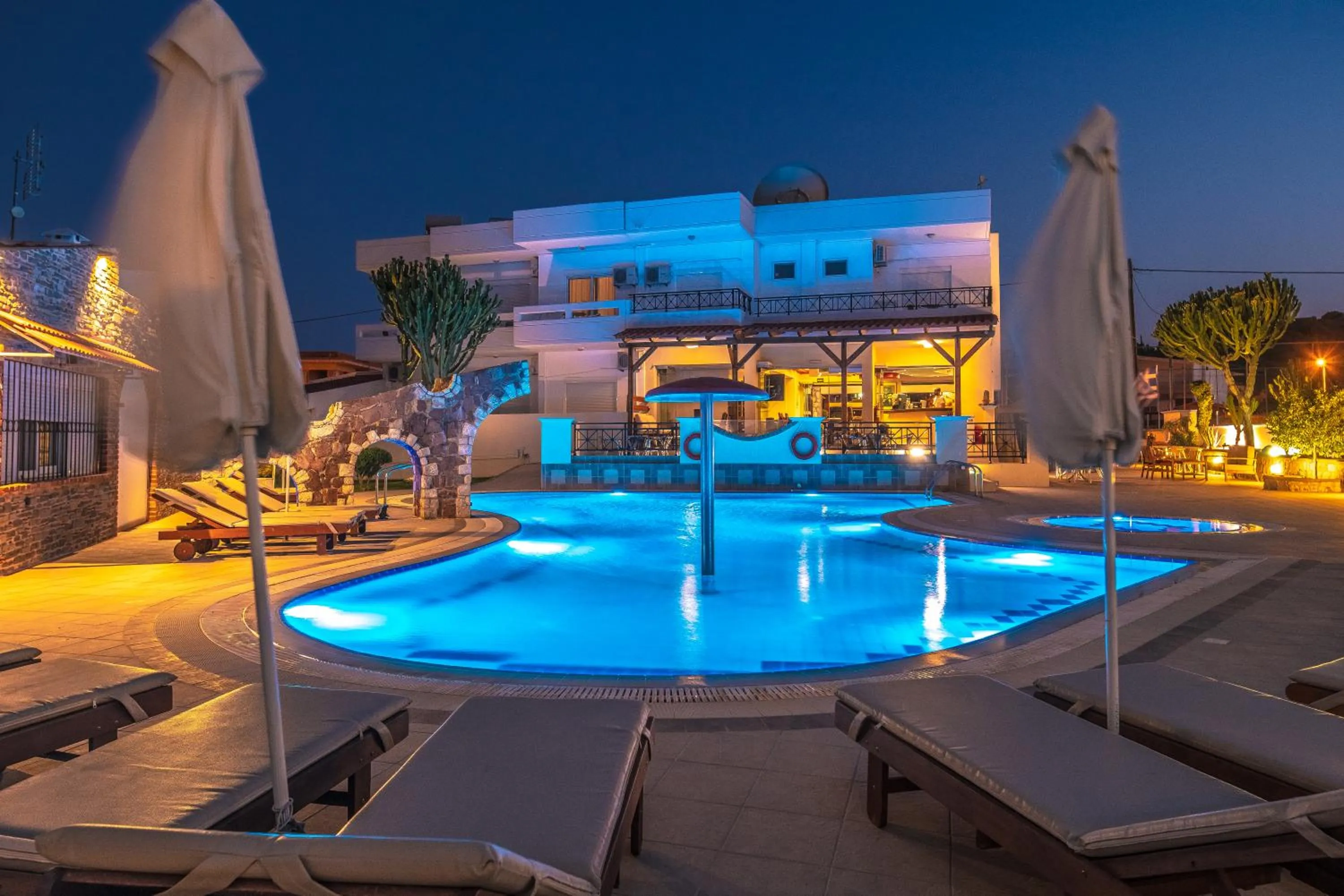 Swimming pool in Bright Star