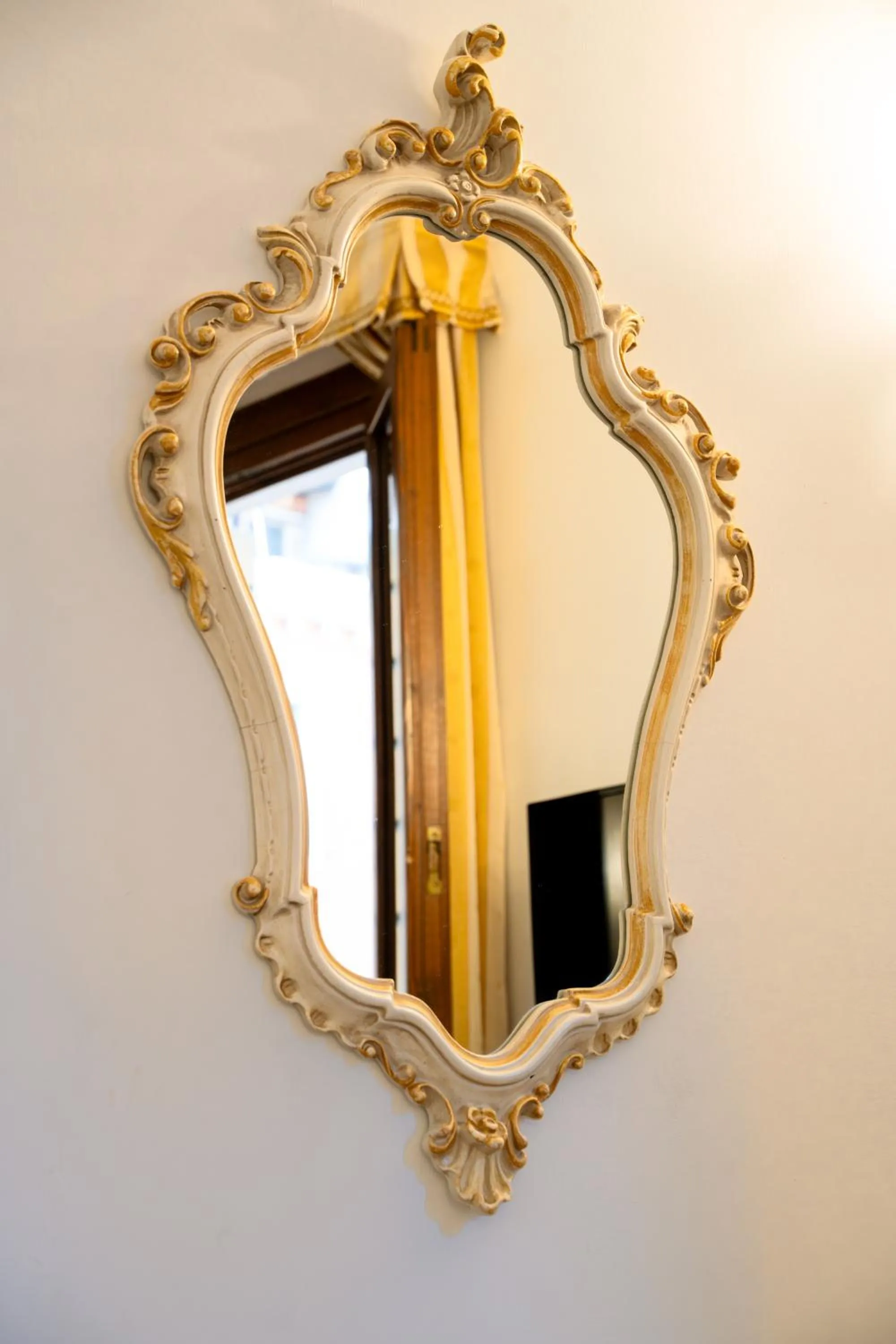 Decorative detail in Casa Sul Molo