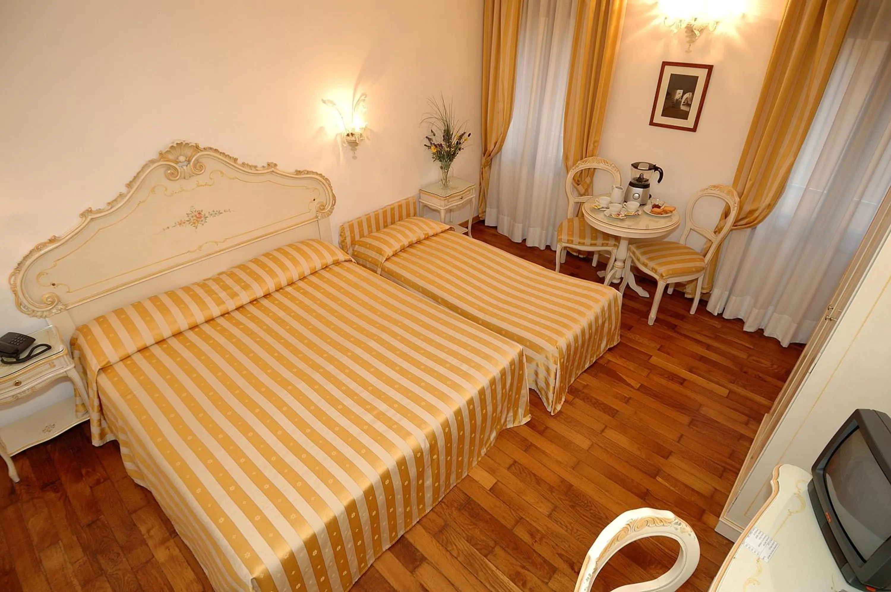 Photo of the whole room, Bed in Casa Sul Molo