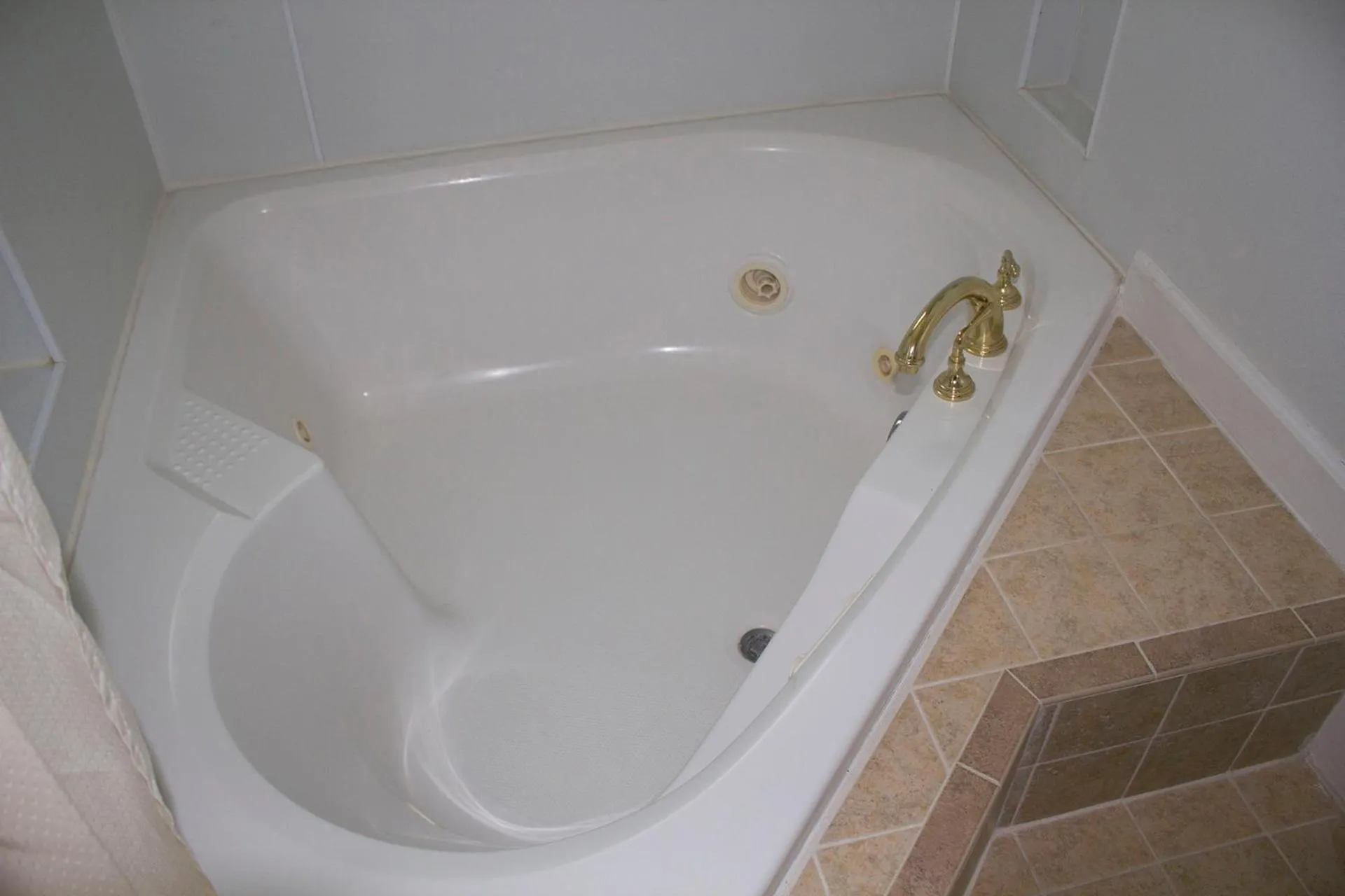 Bathroom in Budget Inn