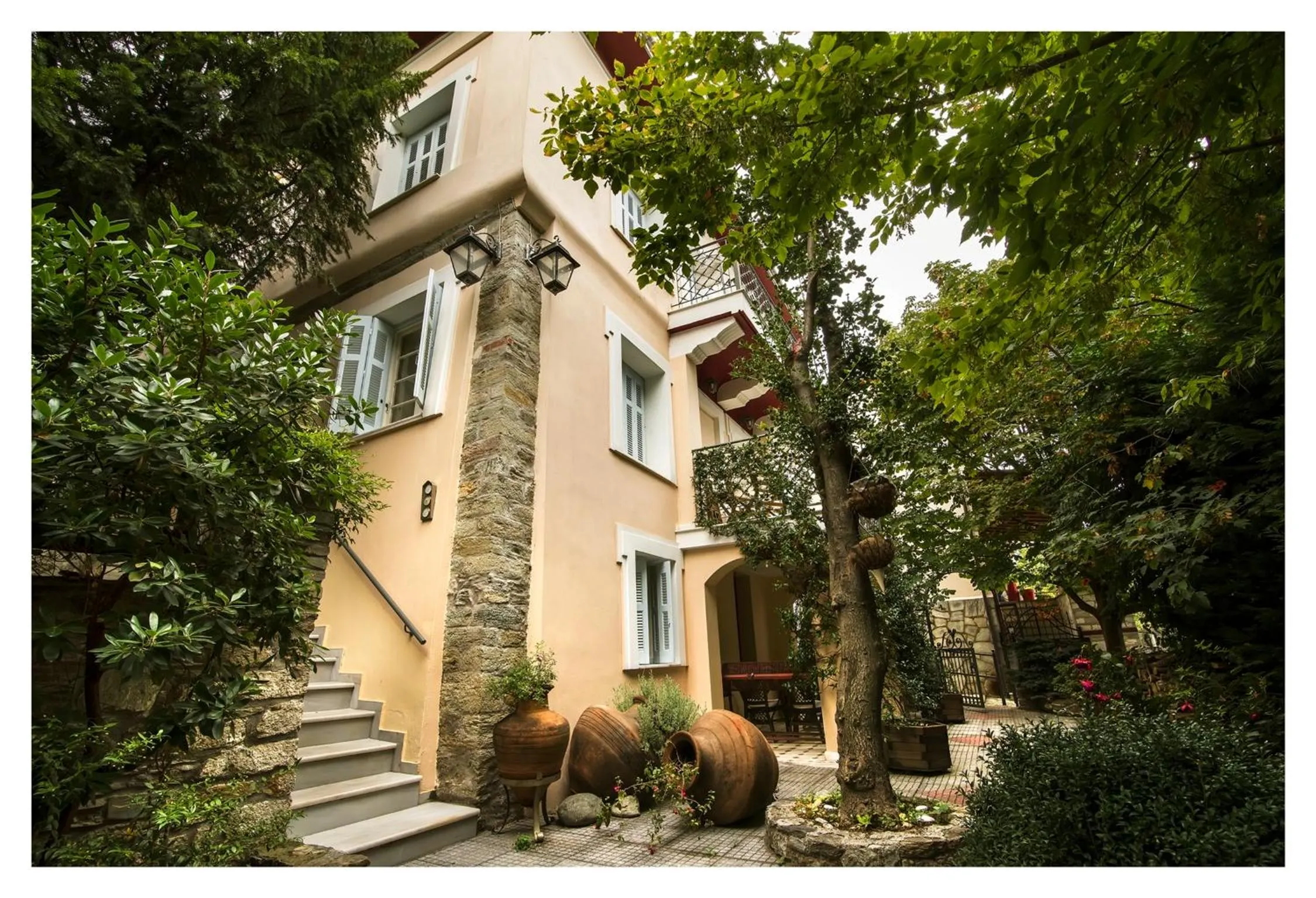 Property building in Archontiko Stamou