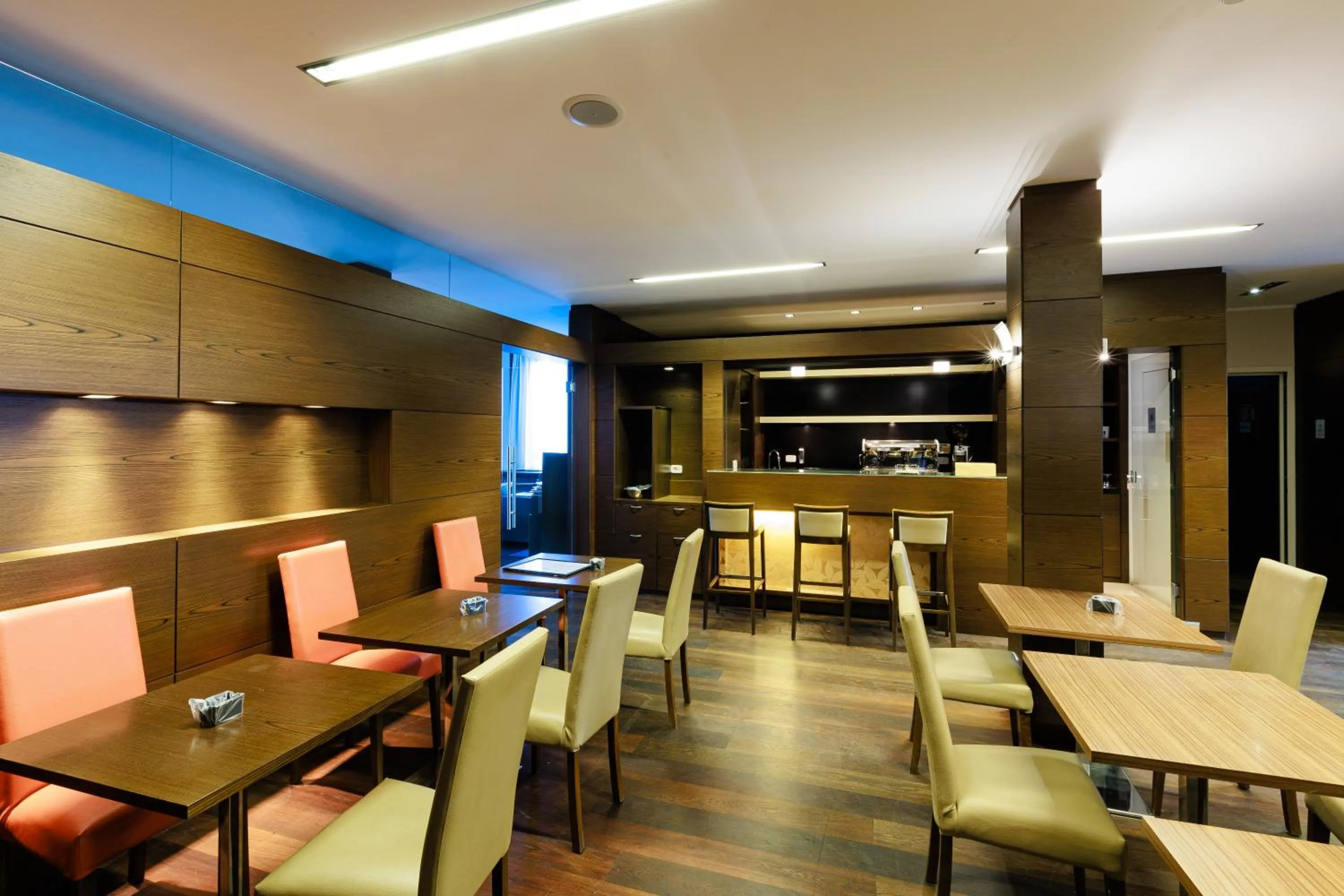 Lounge or bar in Hotel Villa Delle Rose - Malpensa