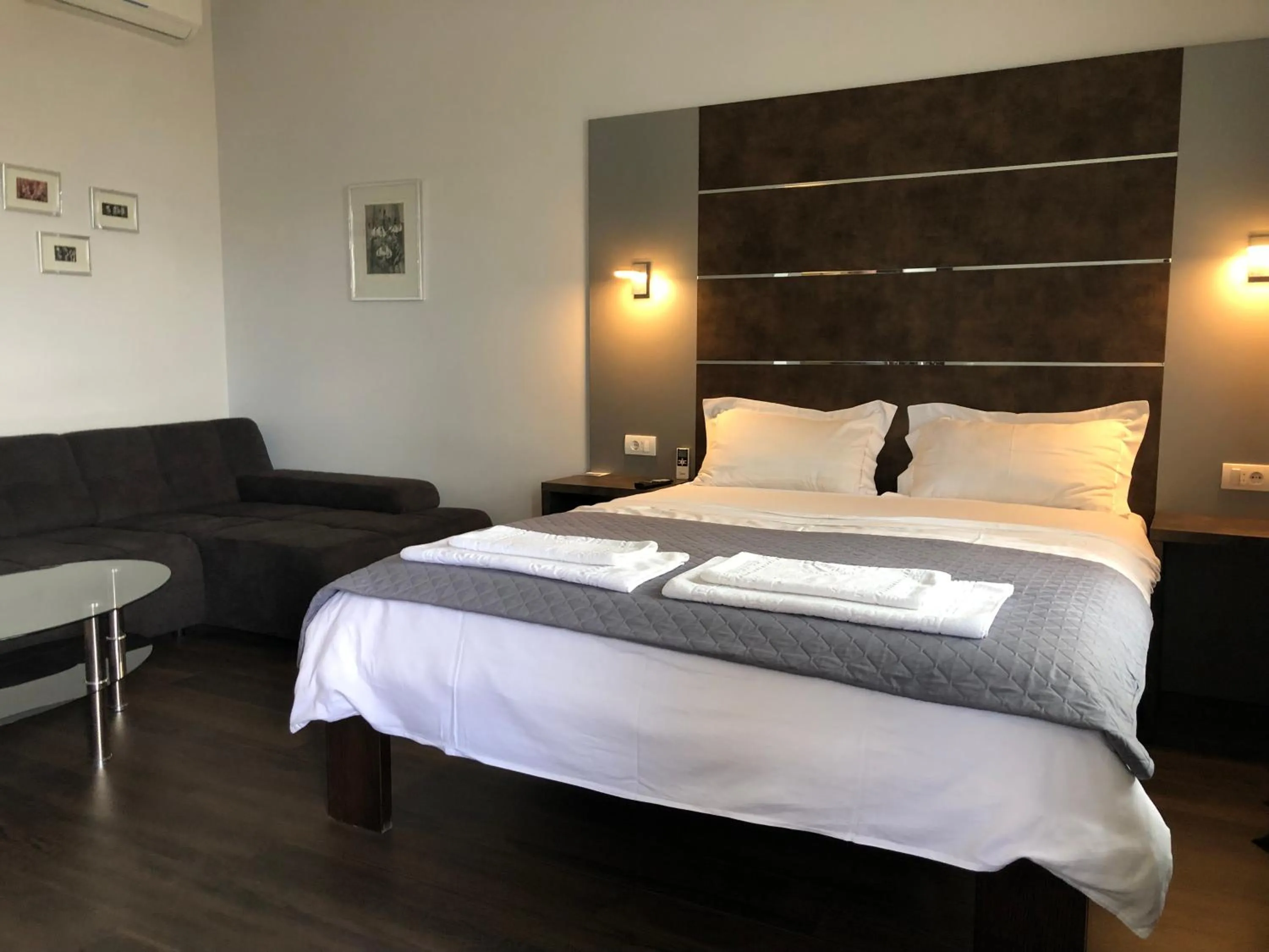 Bed in Passion Downtown Suite