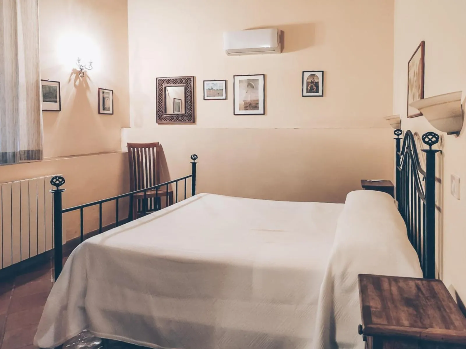 Bedroom in Terme Acqua Pia