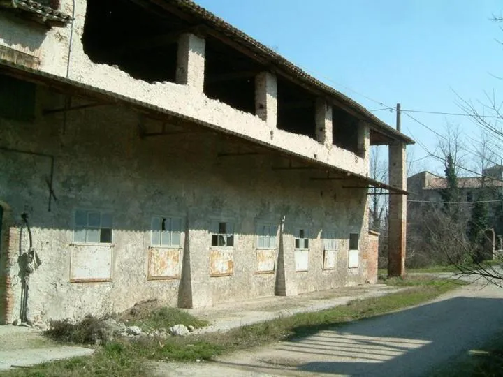 Property building in Corte Della Rocca Bassa