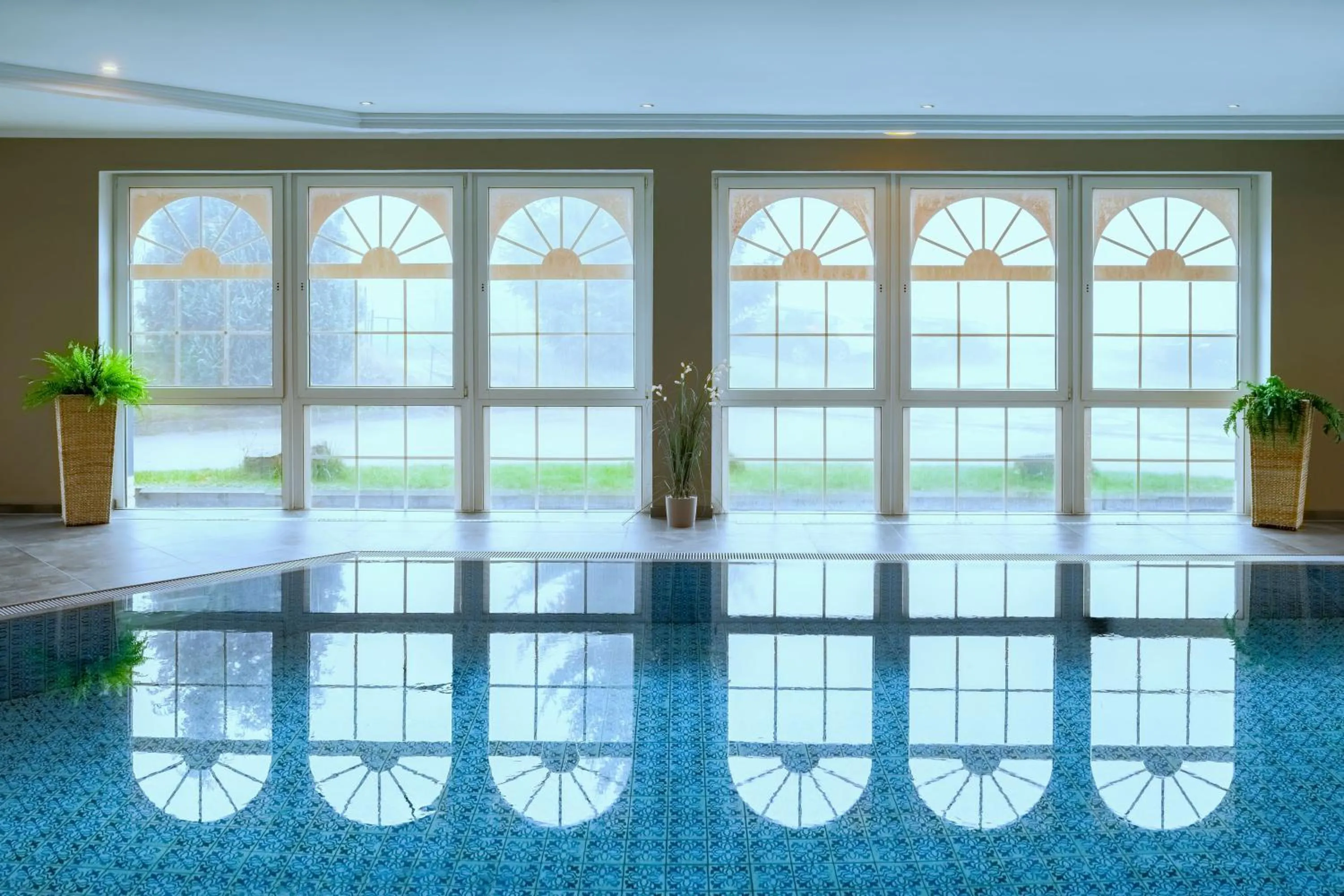 Swimming pool in Hotel Kammweg