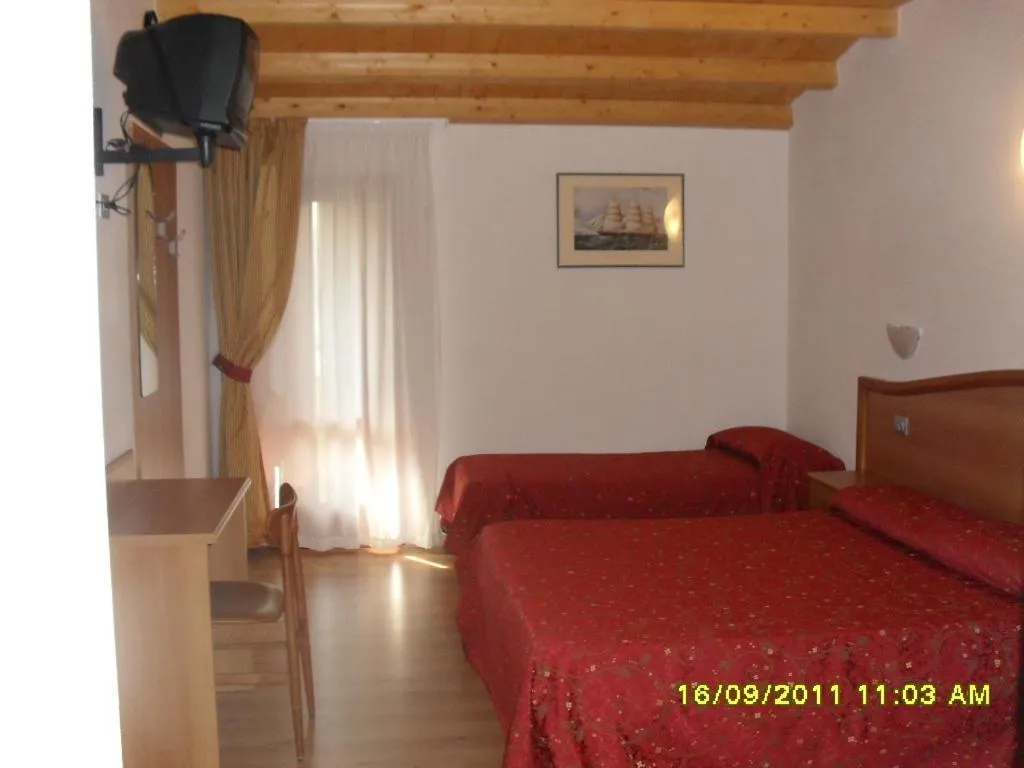 Photo of the whole room in Hotel Montebaldina