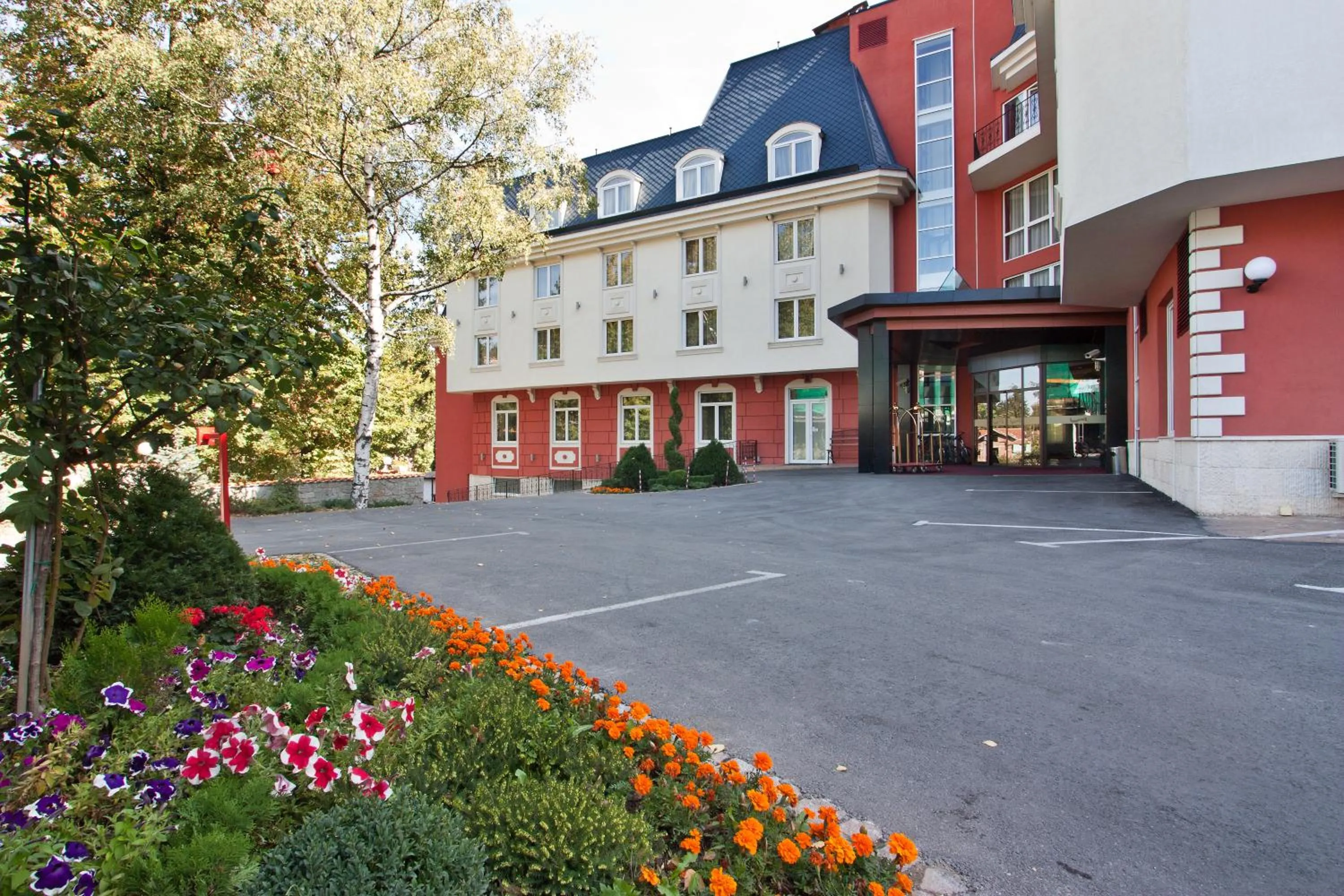 Property building in Balneo Complex & Spa Aquatonik