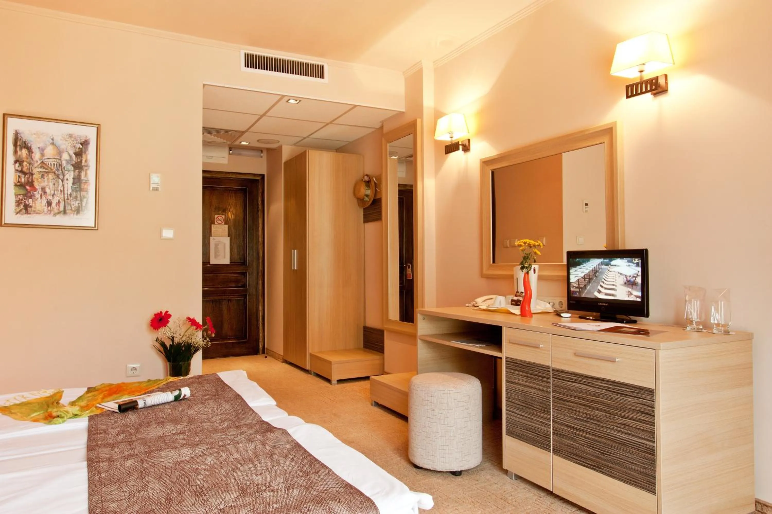 Photo of the whole room, Bed in Balneo Complex & Spa Aquatonik