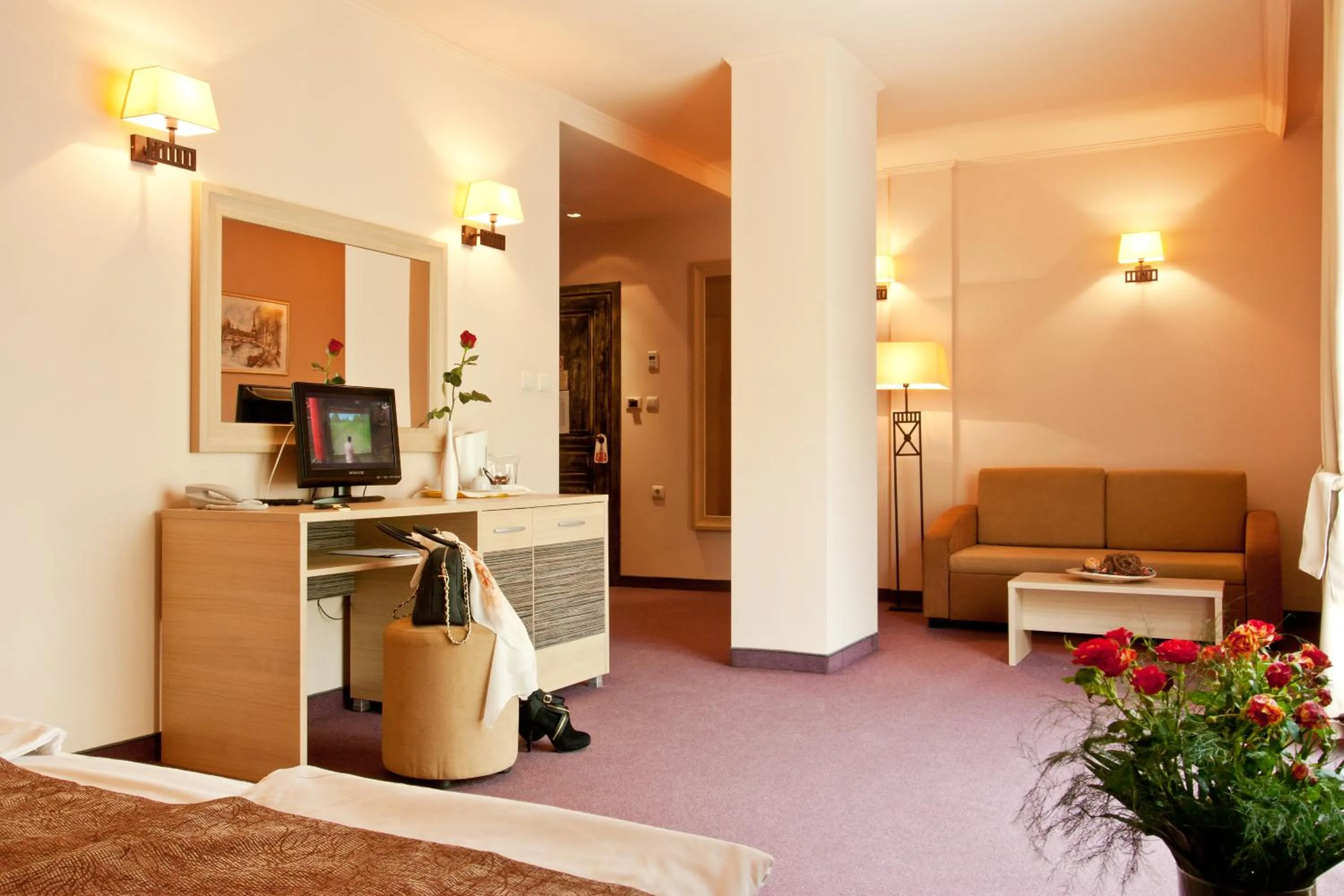 Photo of the whole room, Bed in Balneo Complex & Spa Aquatonik