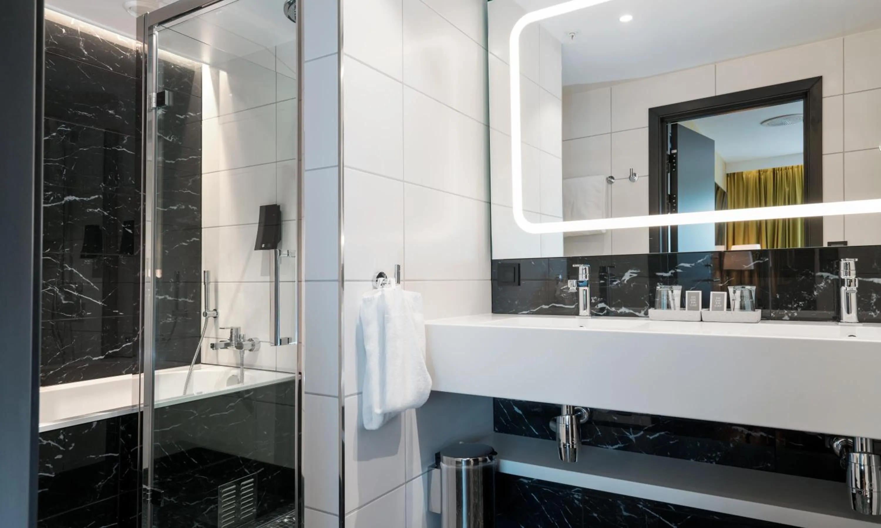 Shower in Thon Hotel Orion