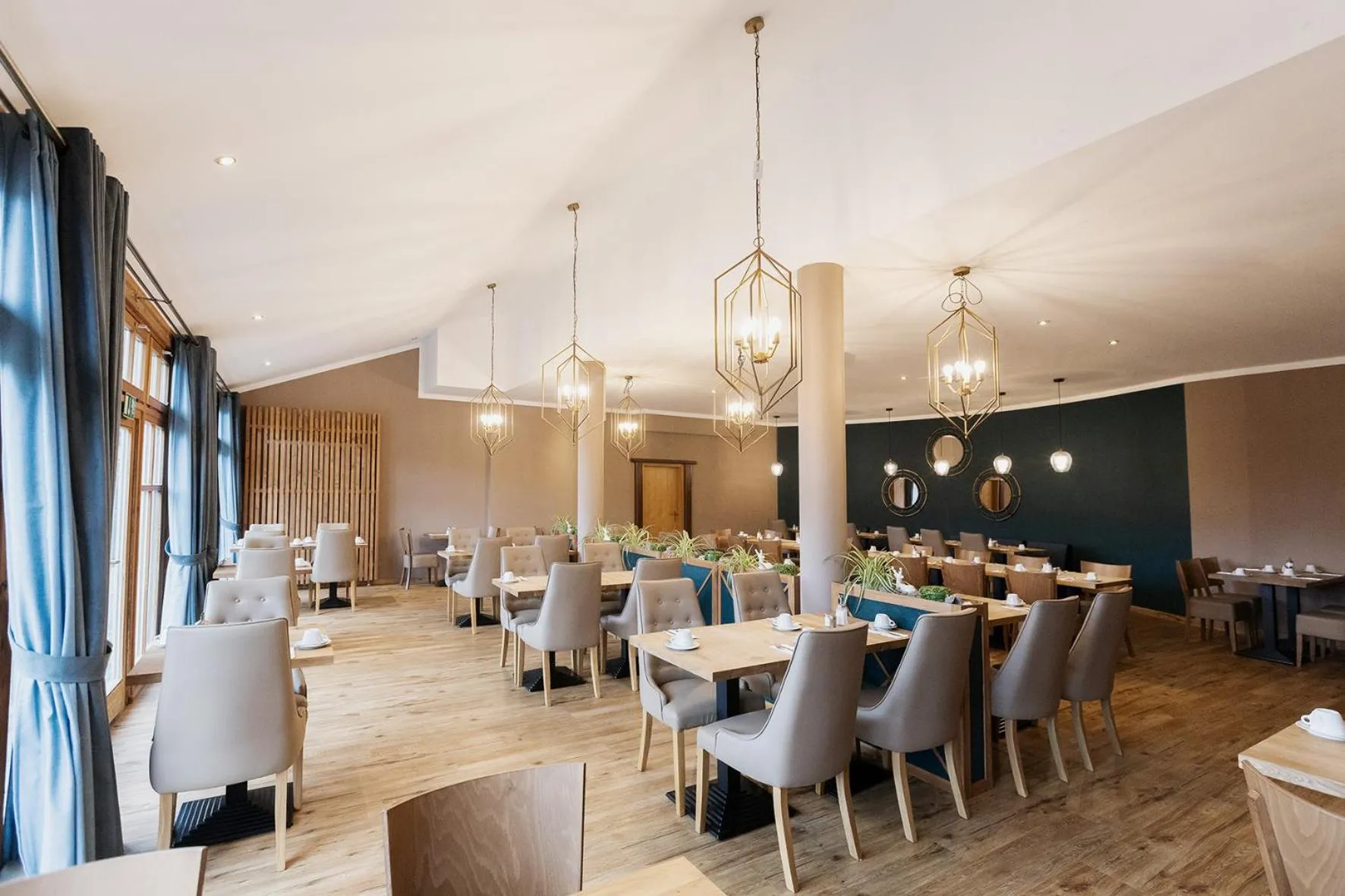 Restaurant/places to eat in Hotel Ahornhof